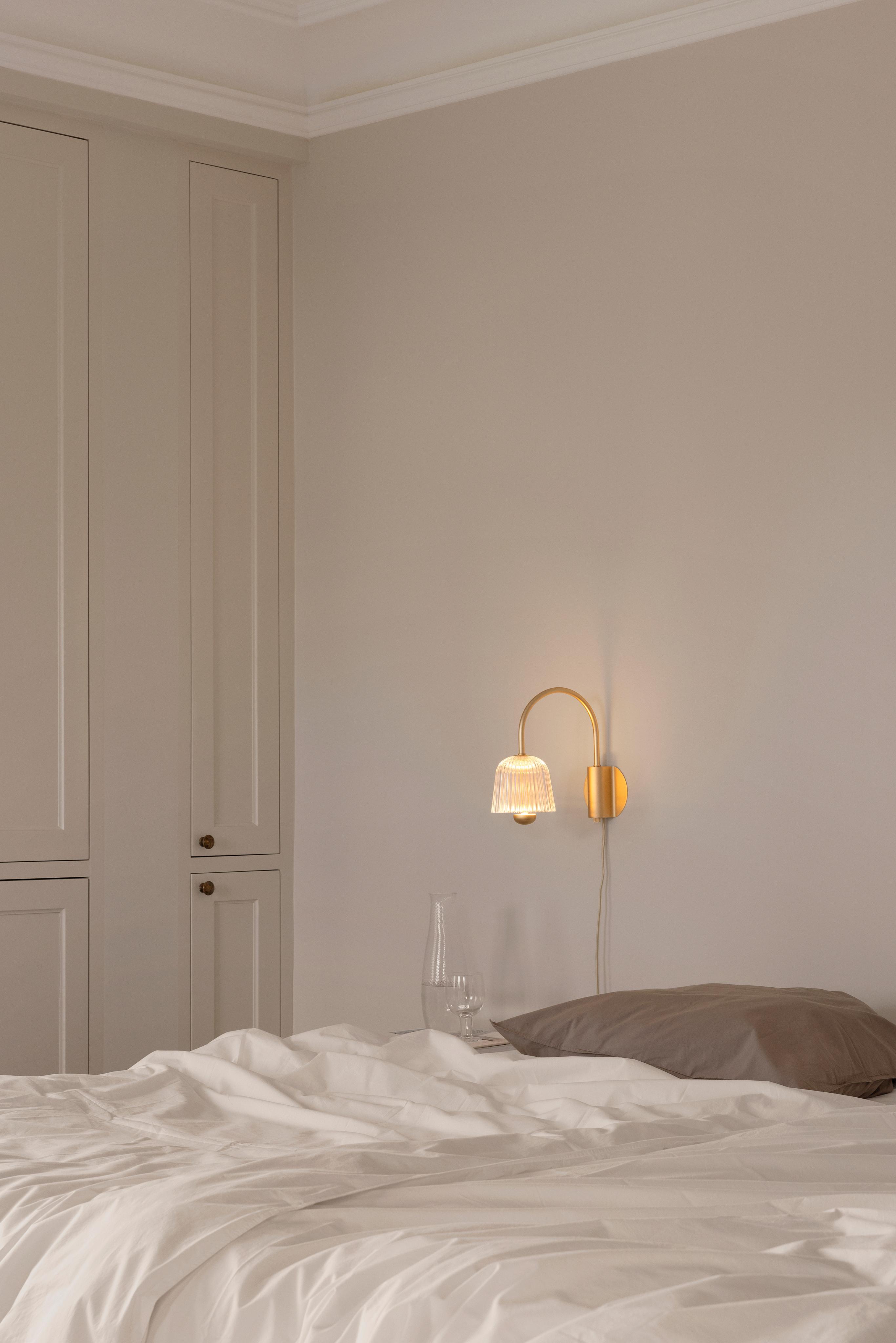 Nástenná lampa ASTEEA zlatá s transparentnou