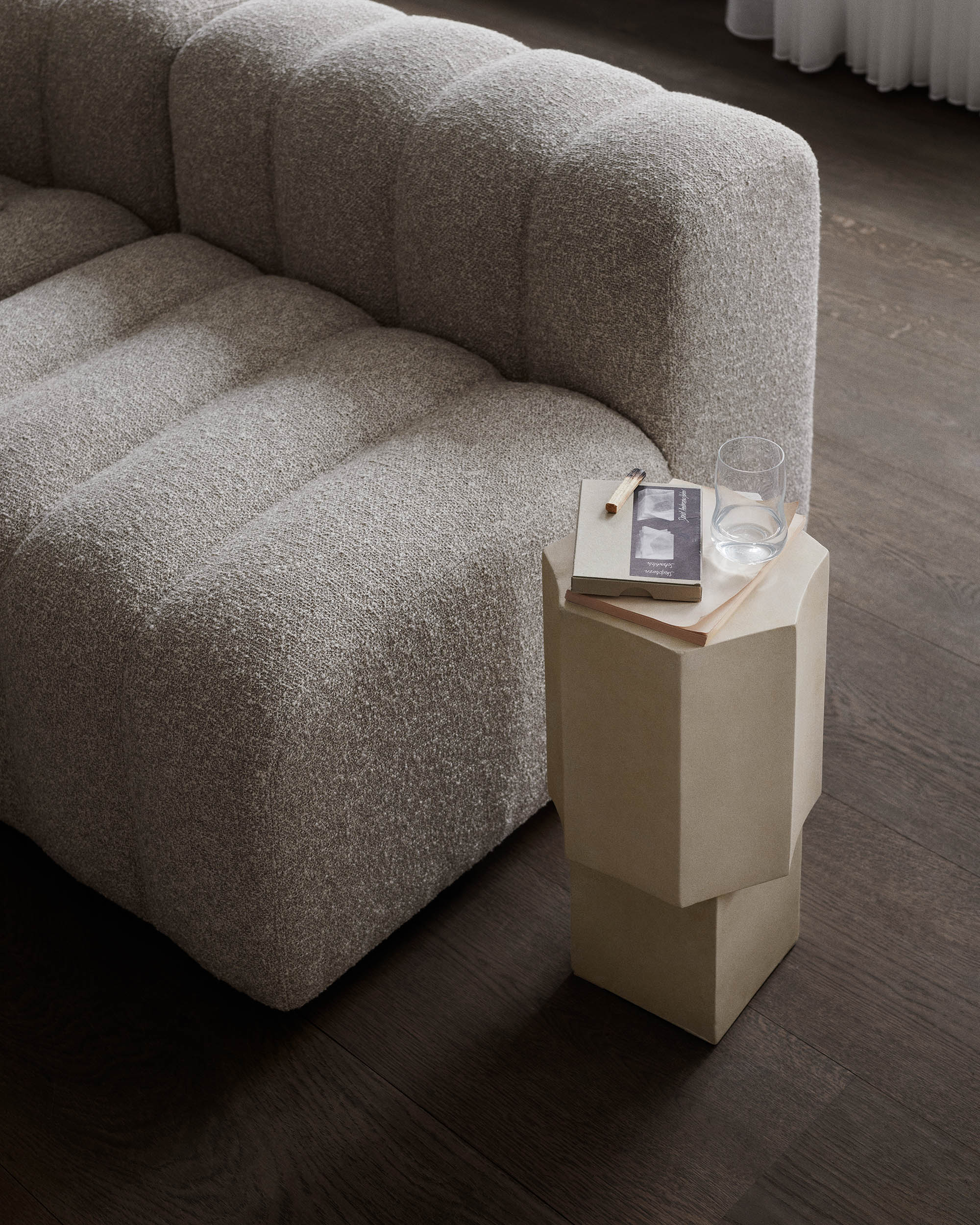 Bočný stolík QUARTZ béžový betón