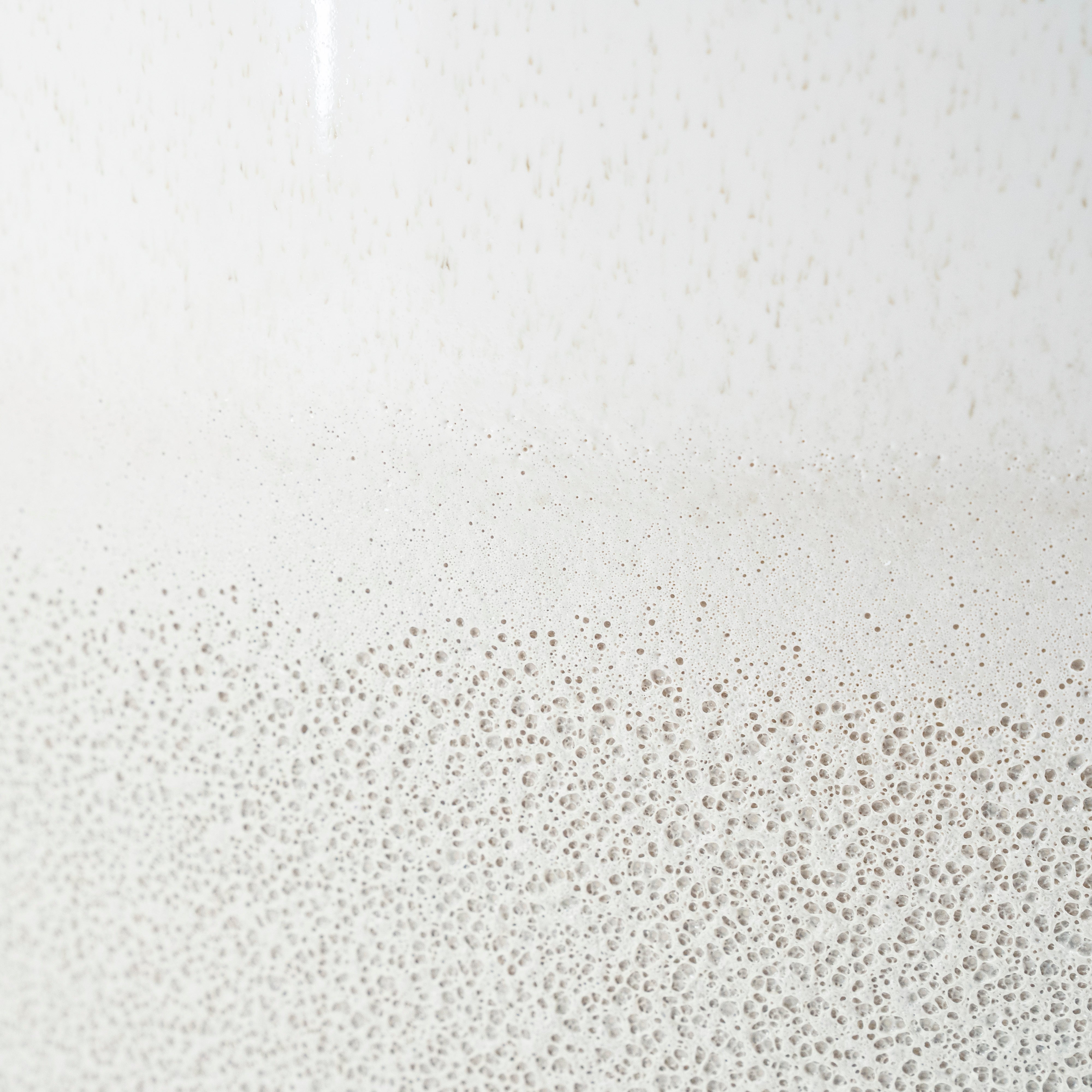 Kávový stolík TONE biela keramika