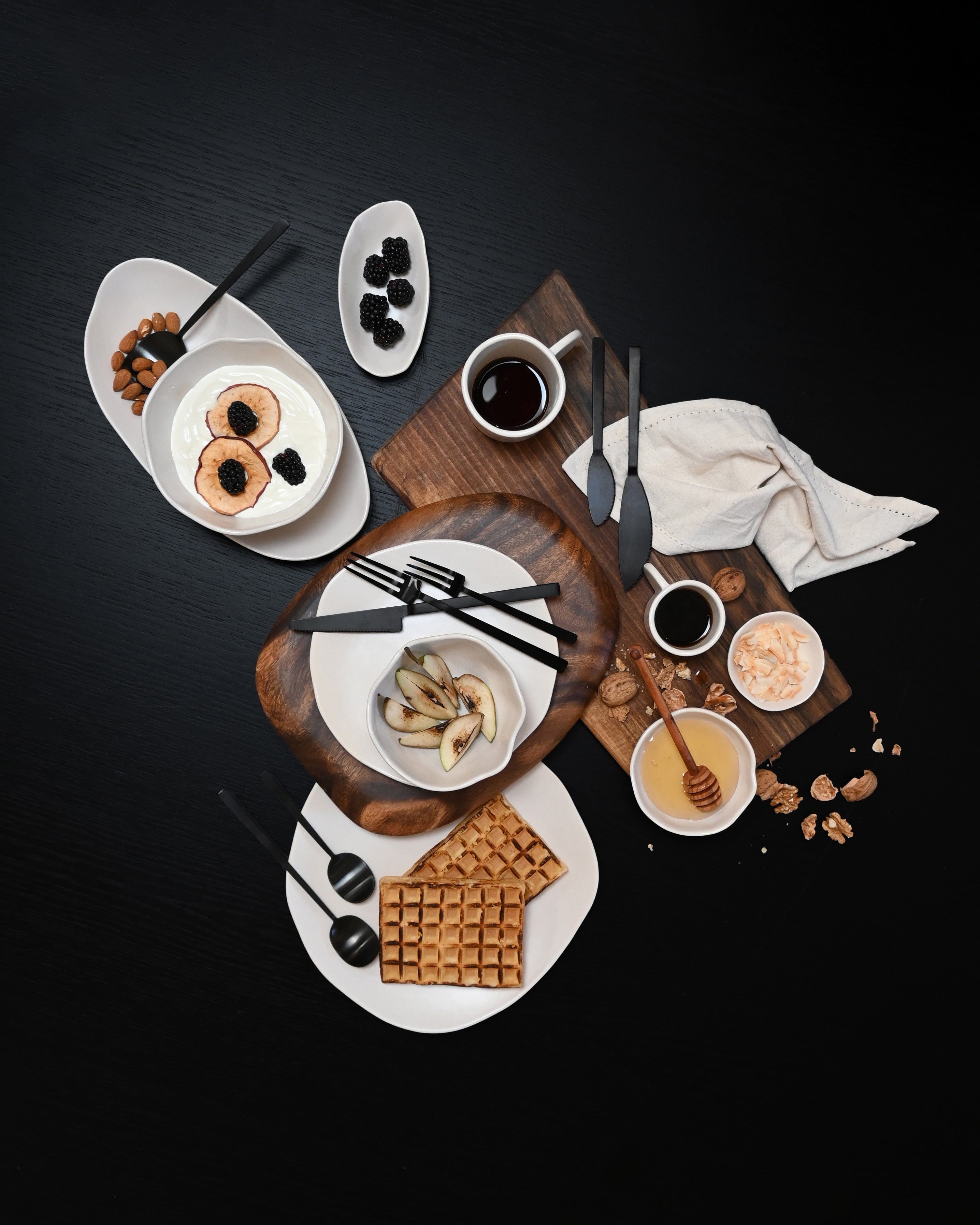 Súprava tanierov NATIVE biela kamenina