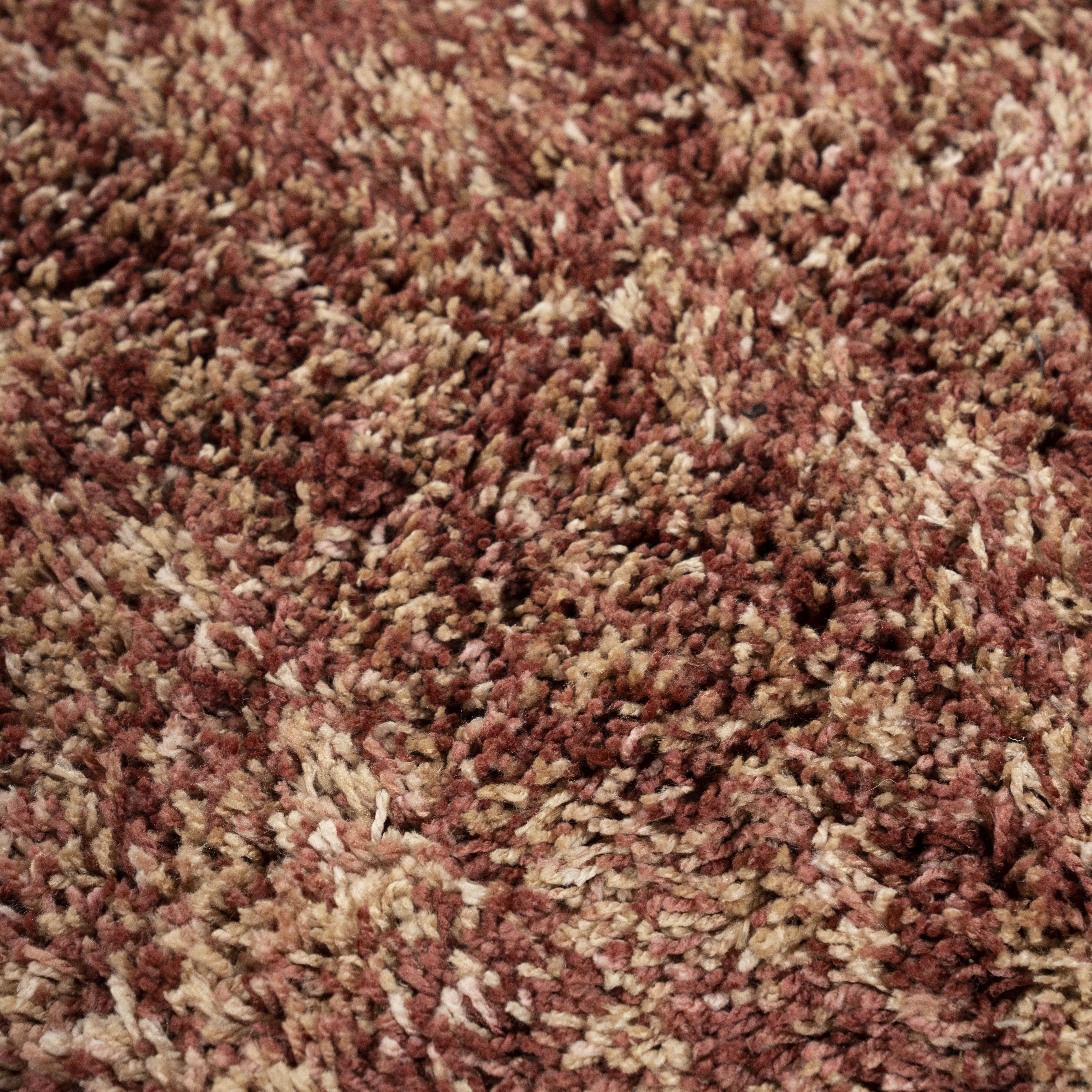 MIXI burgundy rug with long pile