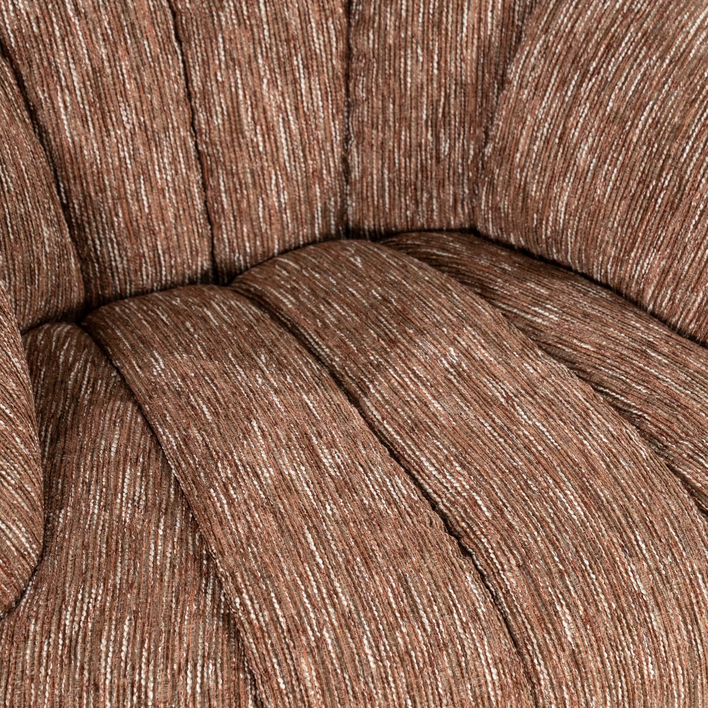 SOGNO Brown Swivel Armchair