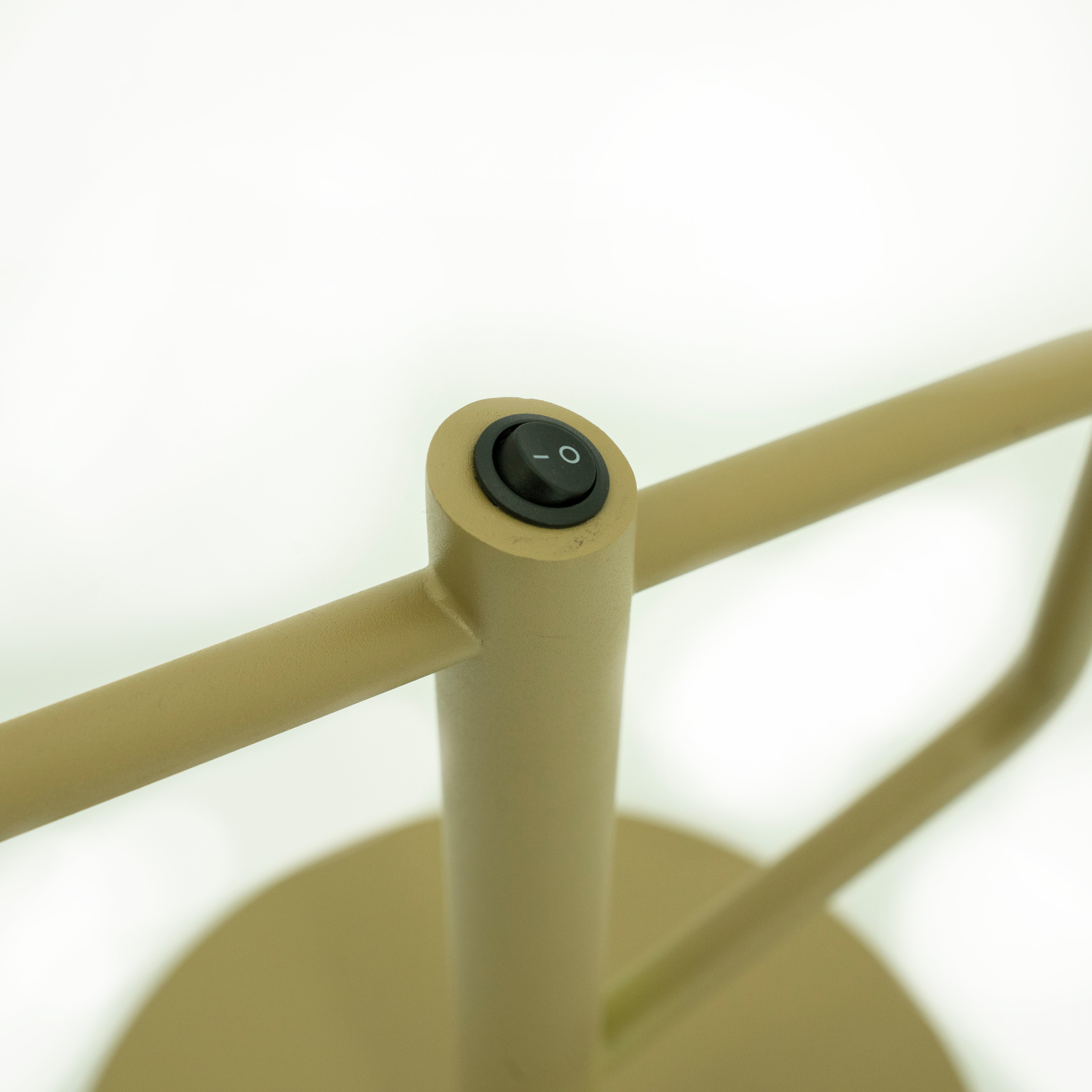 CAPA green table lamp