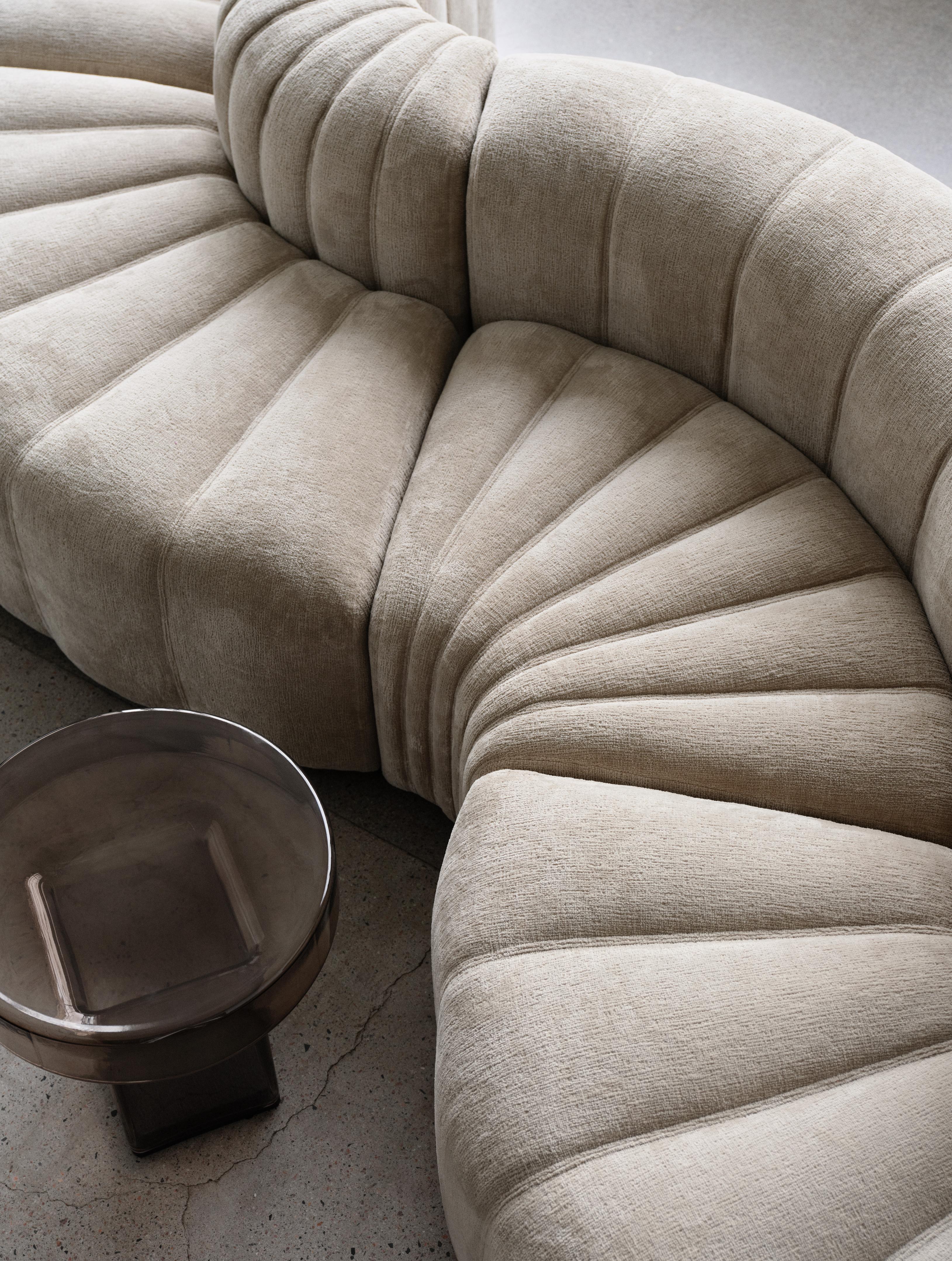 Bočný stolík NAKED dymové sklo