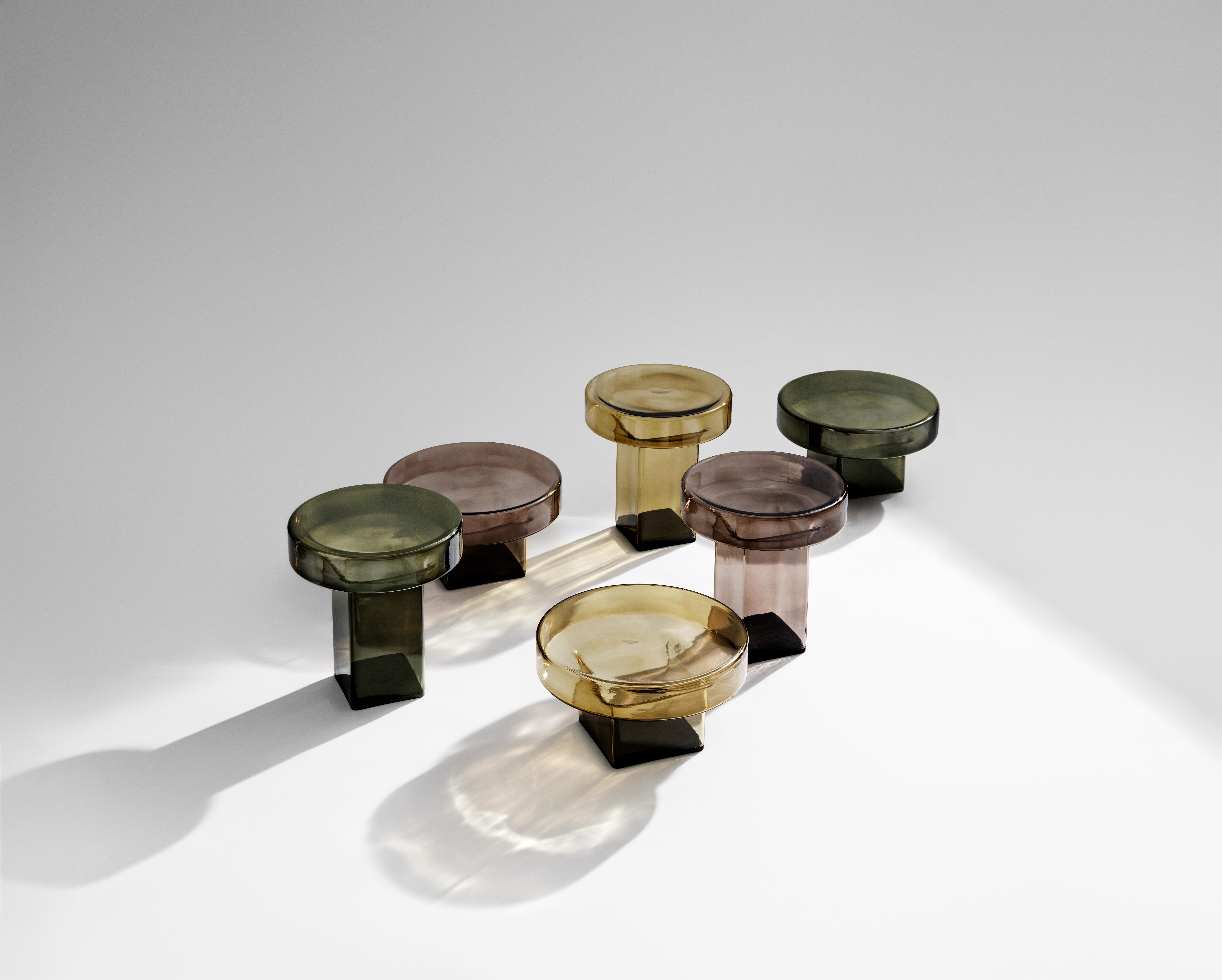 Kávový stolík NAKED dymové sklo