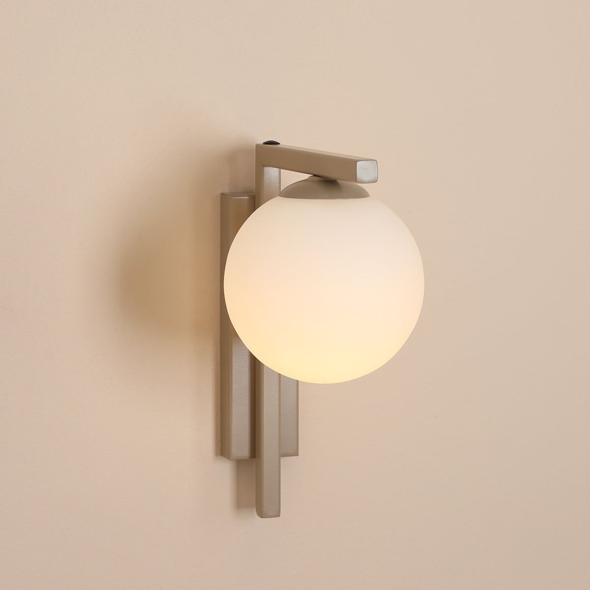 Zac beige wall lamp