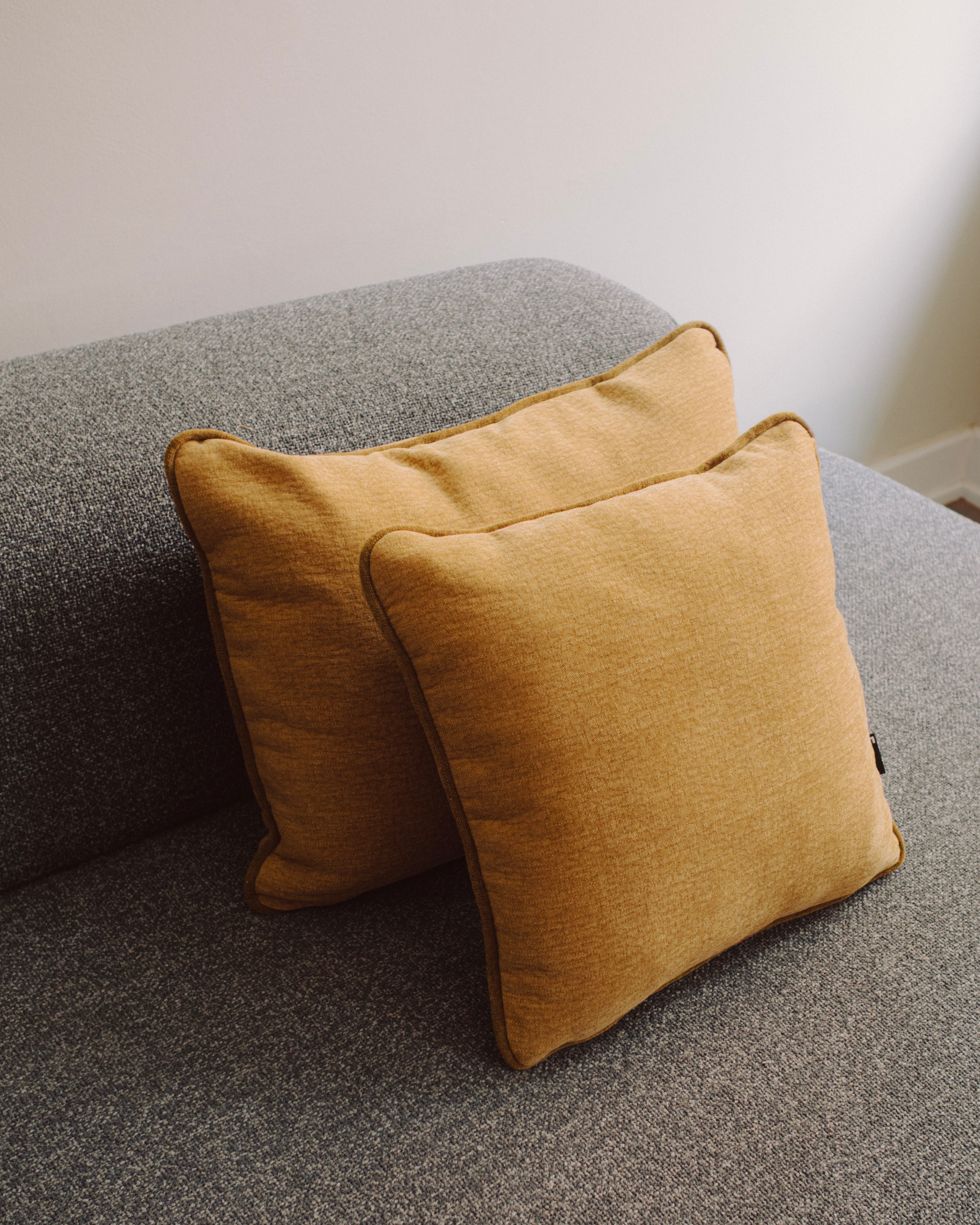 Vankúš MIU jantárová oranžová