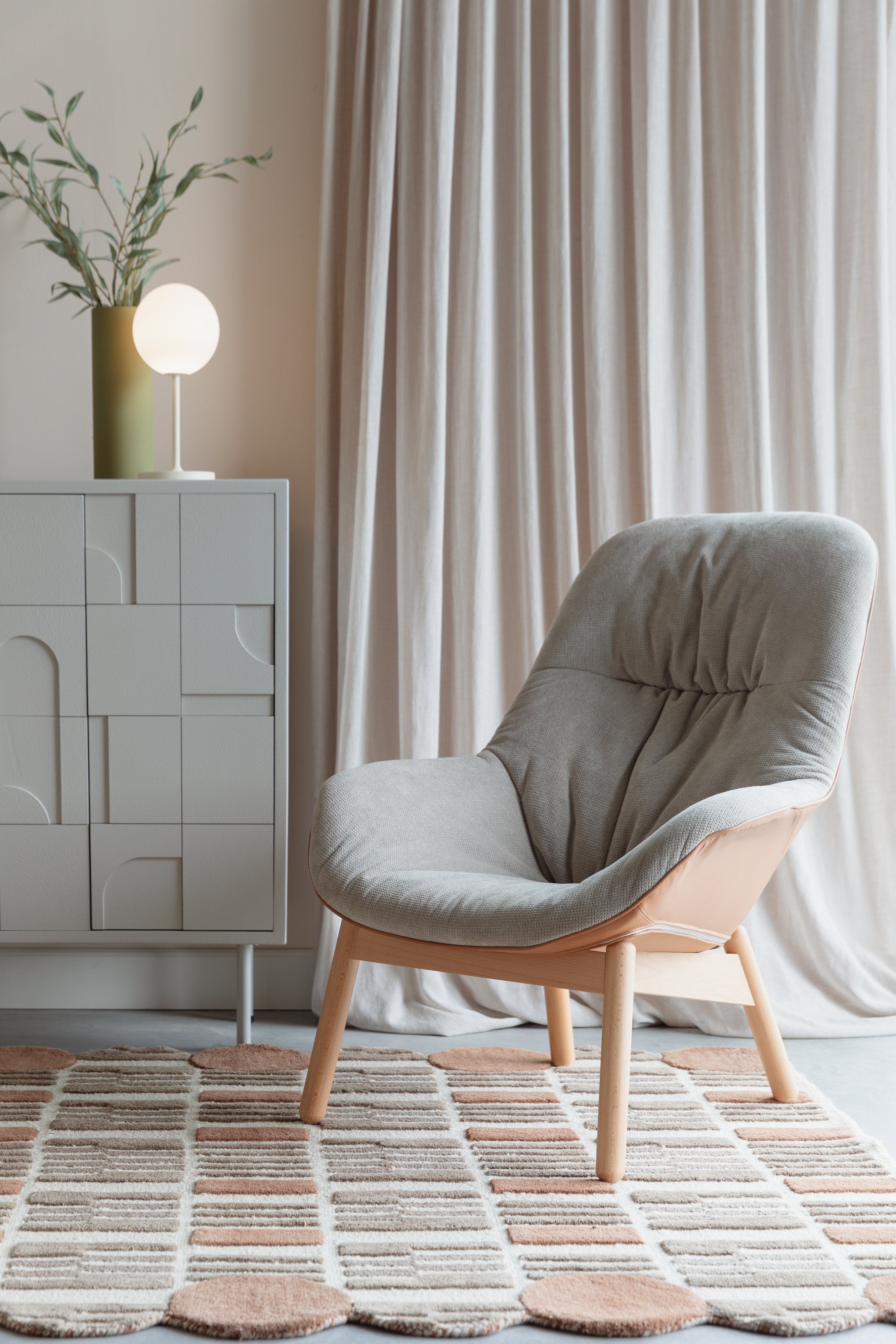 DUKE beige armchair with wooden base