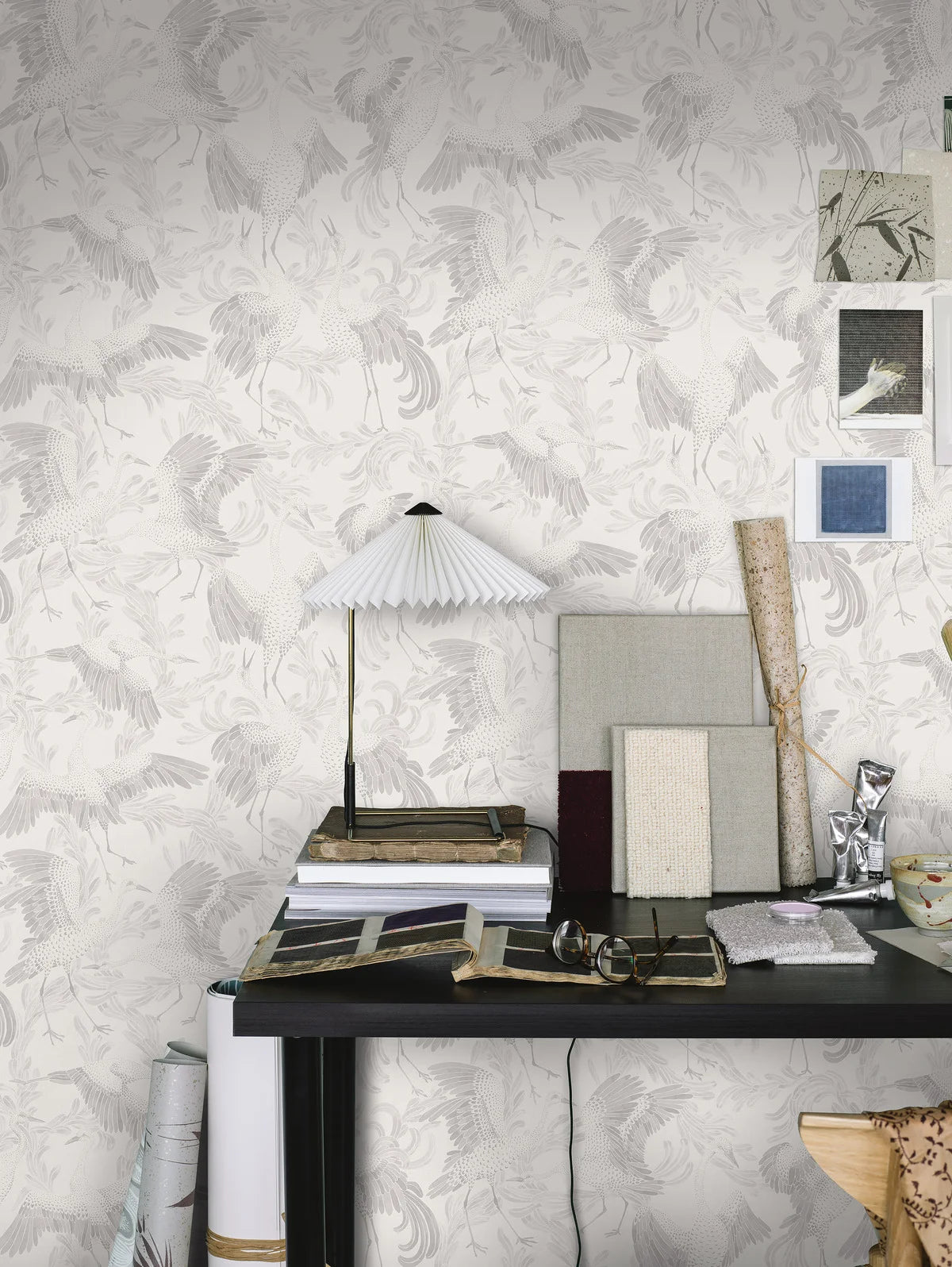 DANCING CRANE White and Gray Bird Pattern Wallpaper