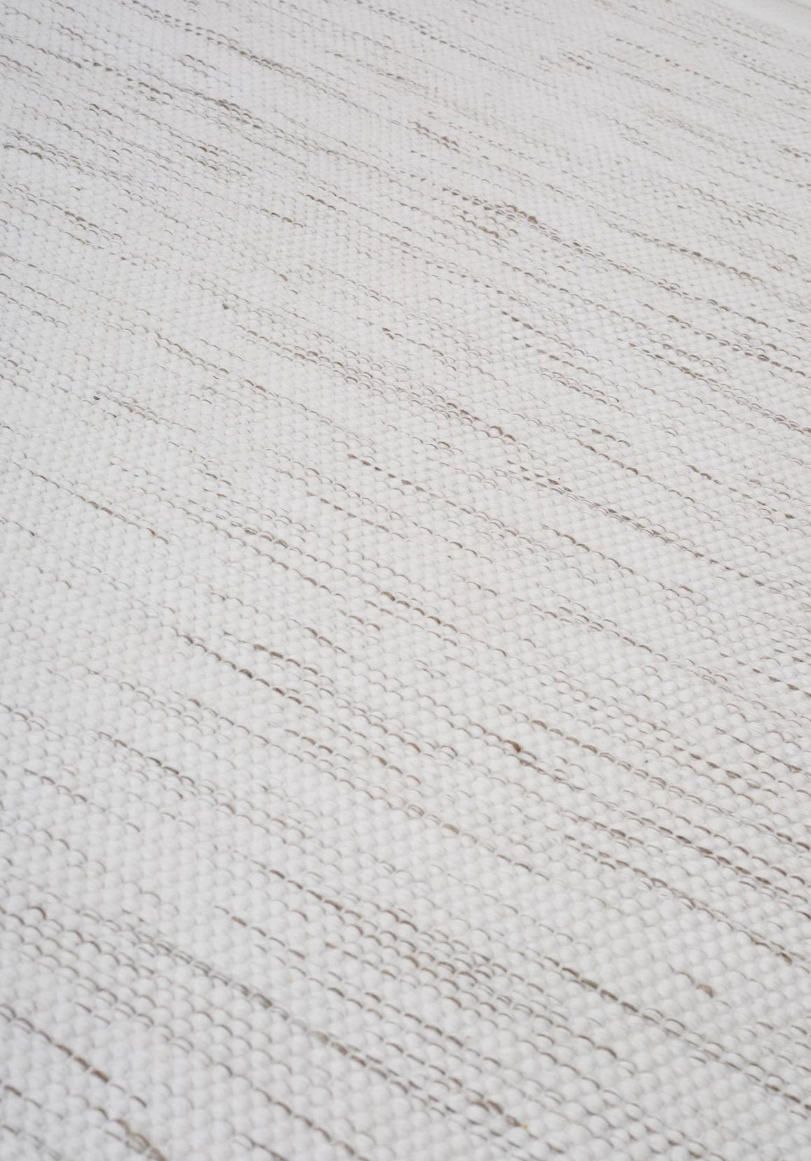 Kruhový koberec ADONIC MIST zlomená biela