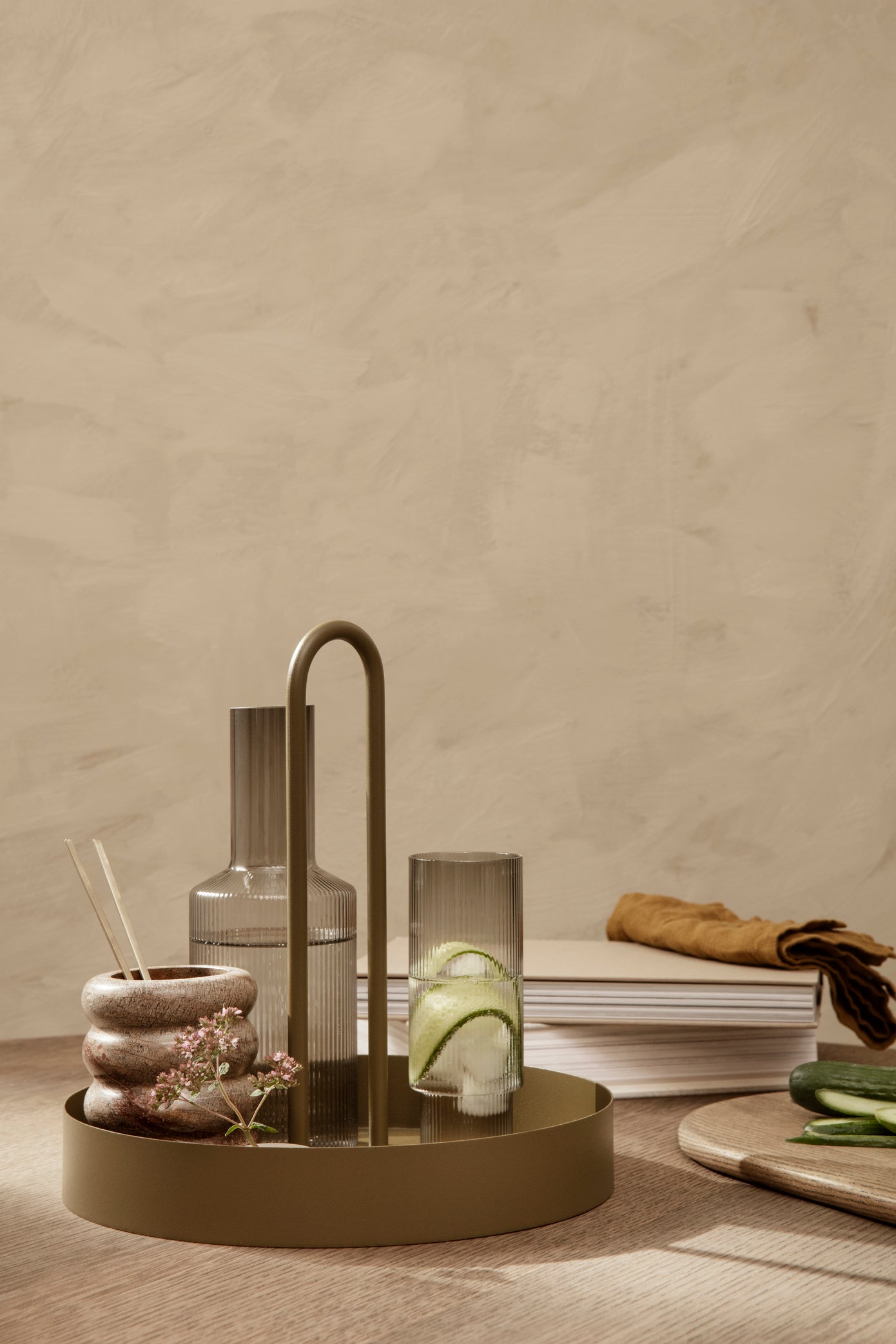 GRIB TRAY beige tray with handle