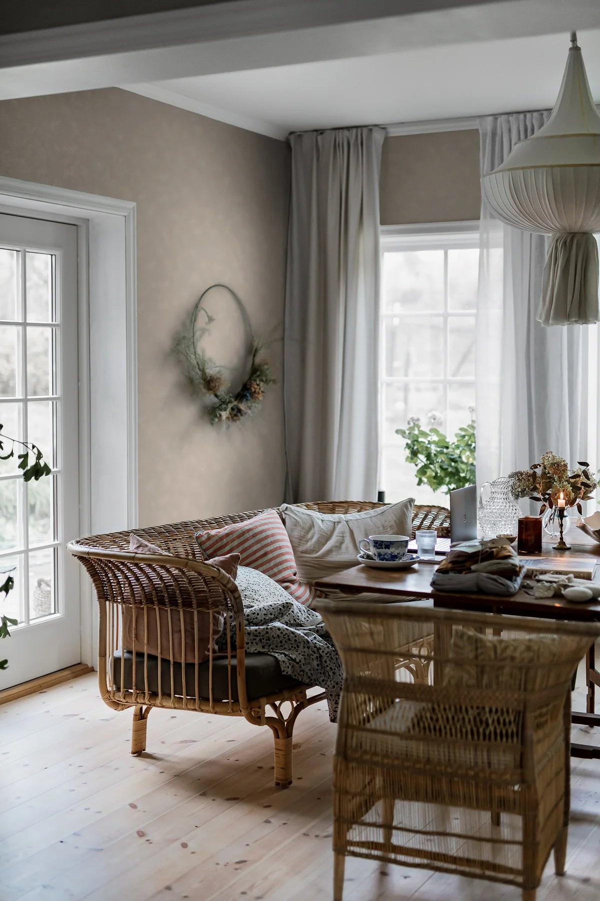 Painter's Wall Plaster Effect Wallpaper in Muted Beige