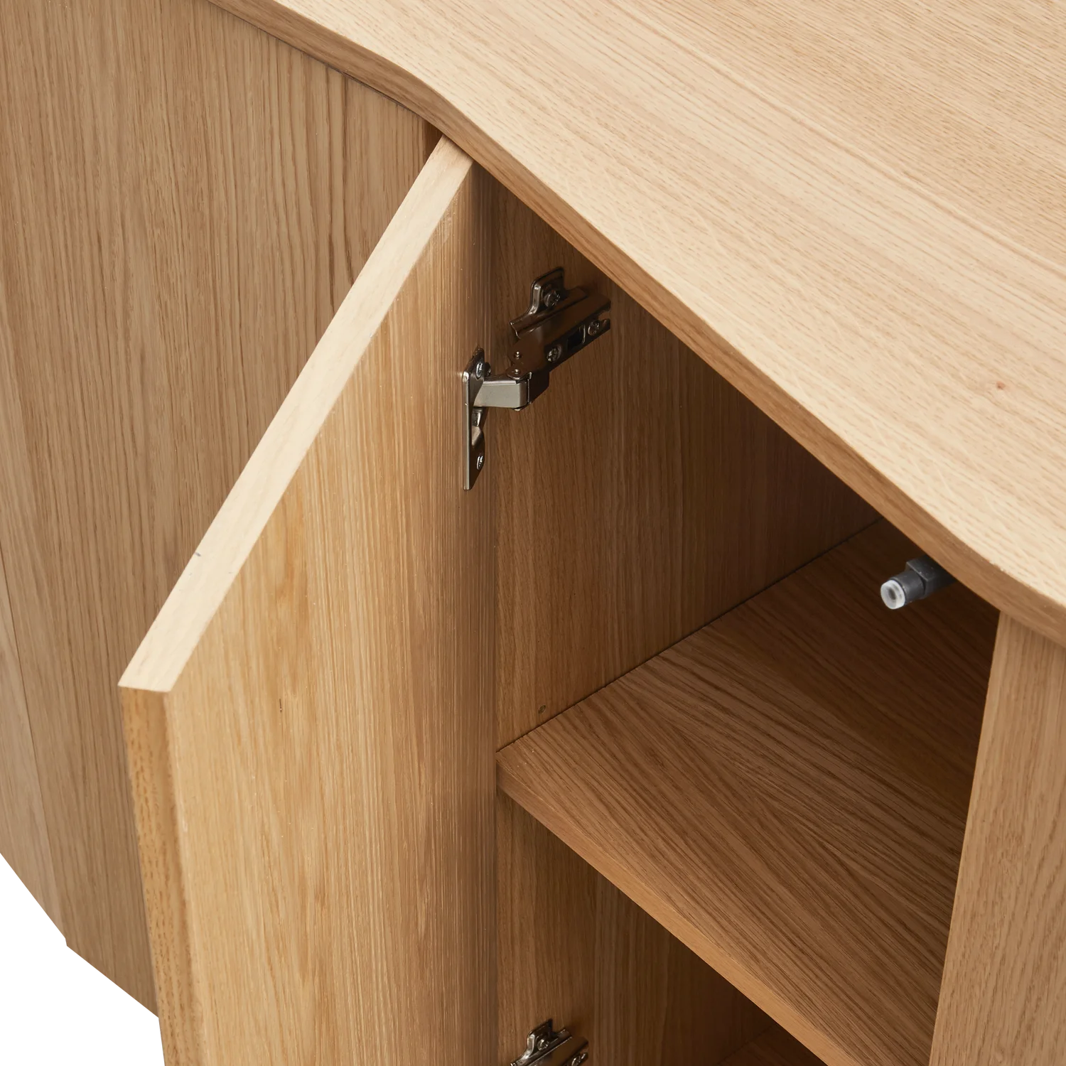 ZUMA Chest of Drawers in Oak Veneer
