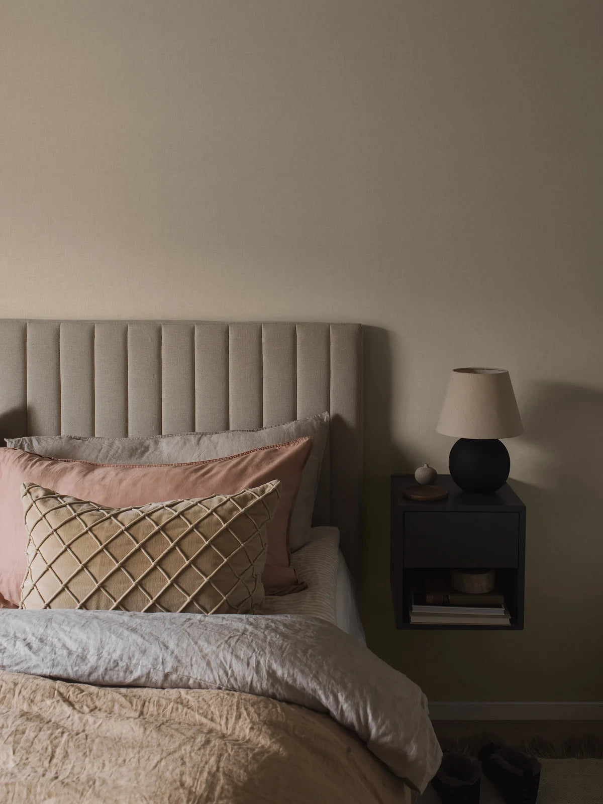 Structural paper non-woven wallpaper VEGA light brown