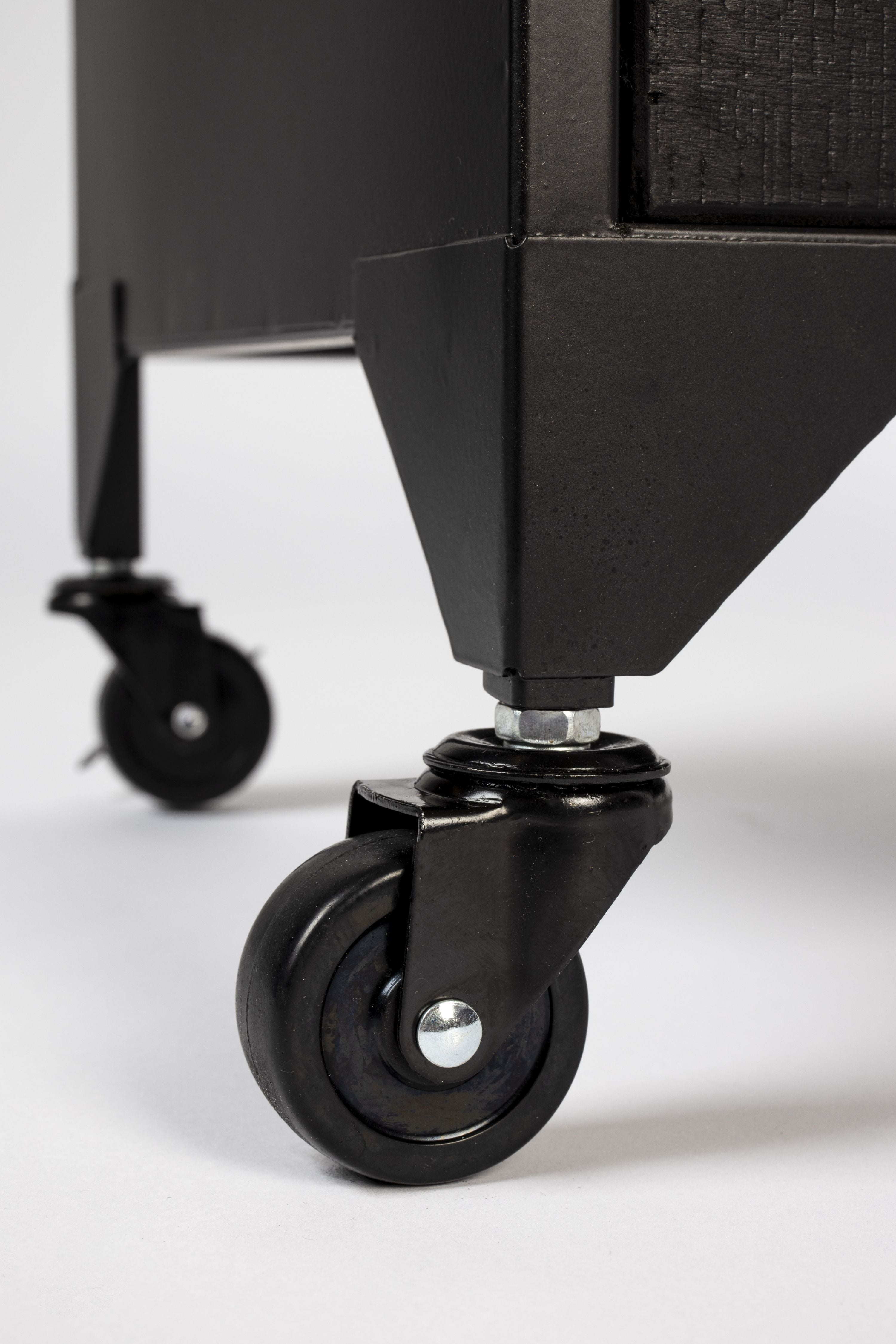 Ferre black 4-door site