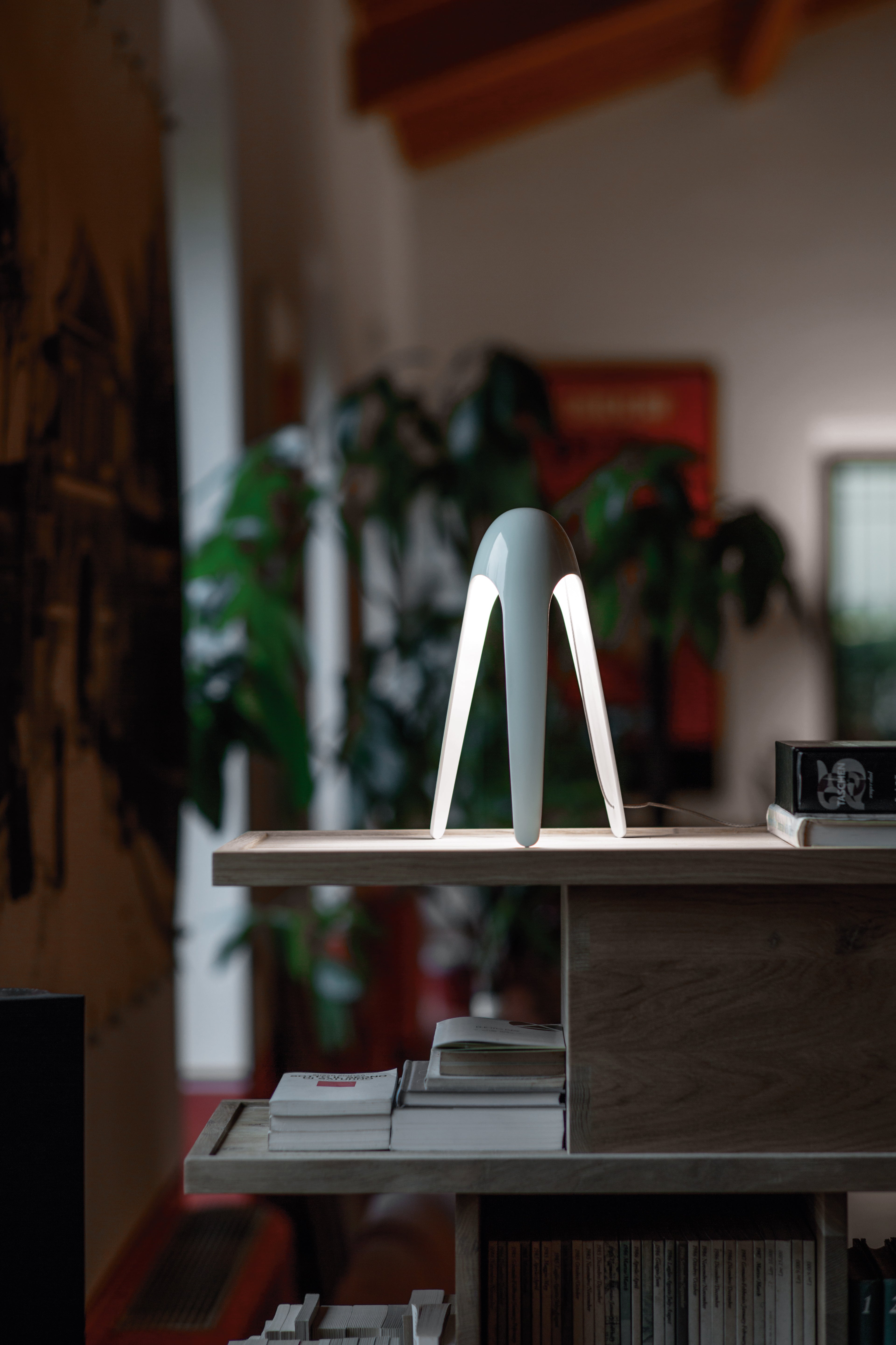Lampa stołowa CYBORG połyskujący błękitny