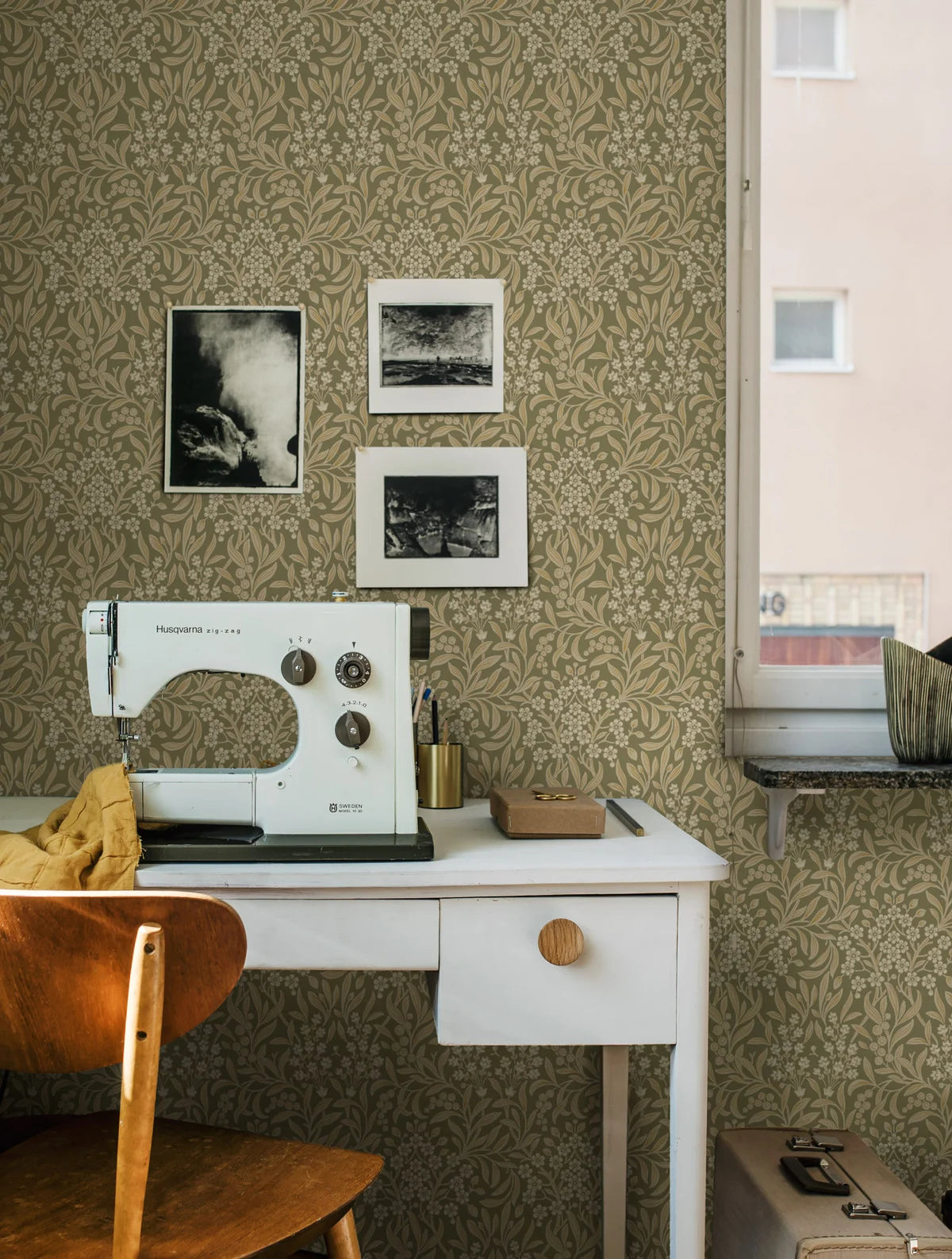 Non-woven paper wallpaper with a plant pattern KRYDDHYLLAN green with beige