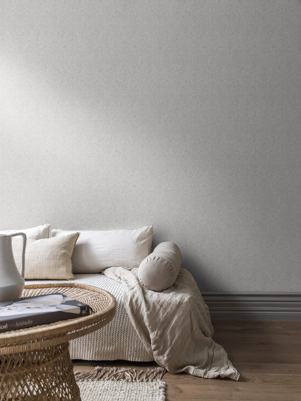 Tapeta z flizelínu papierová s medaliónmi HIDDEN MEDALLION šedobéžová