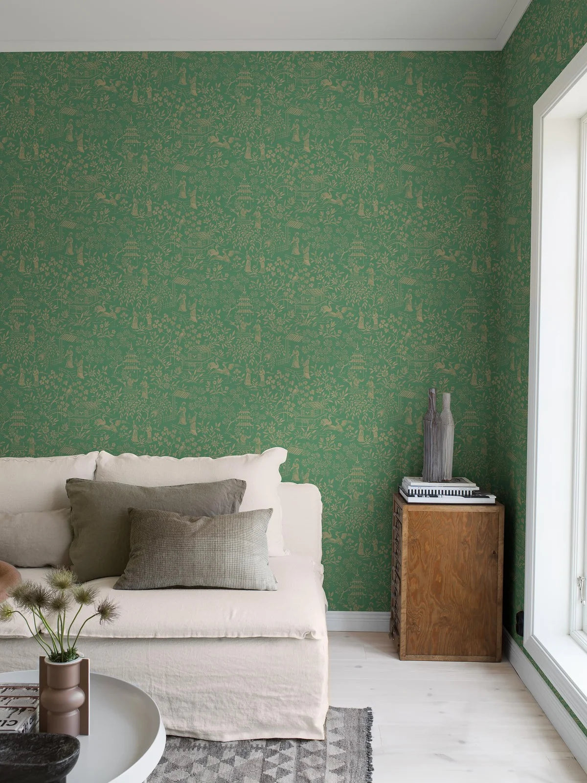 Non-woven paper wallpaper with a botanical pattern ORIENTAL GARDEN green with gold