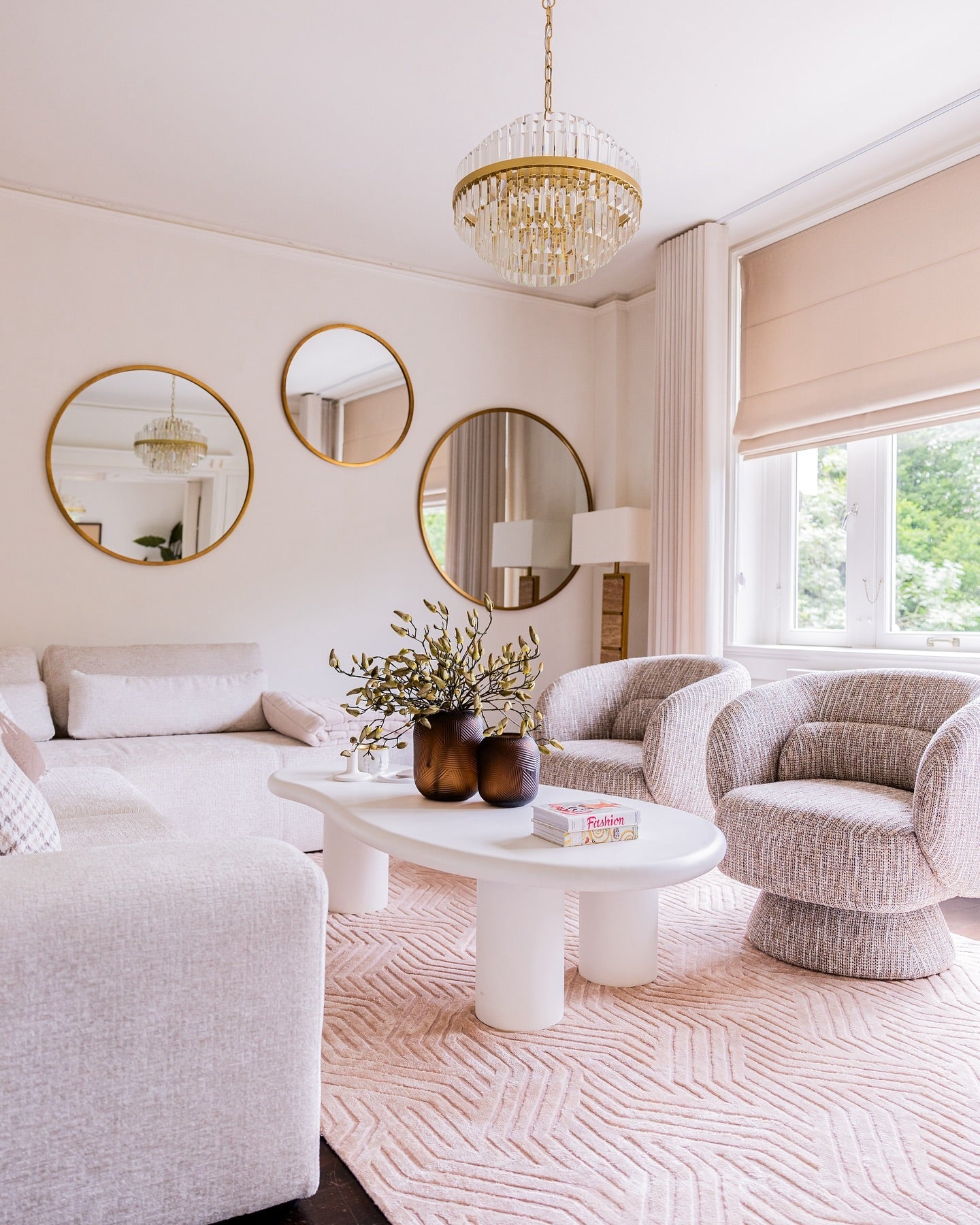 Kávový stolík BLOOMSTONE biely