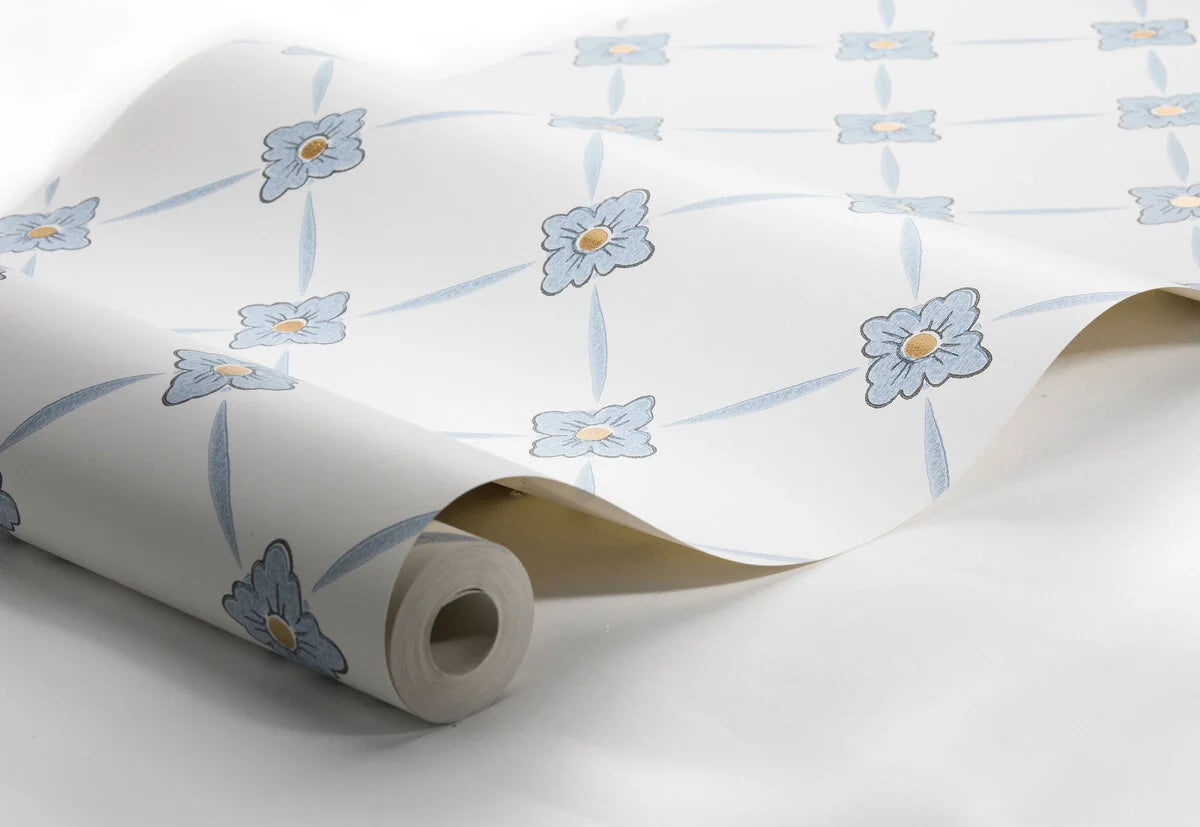 Papierová flizelínová tapeta s rastlinným vzorom LINNÉ teplá biela s modrou