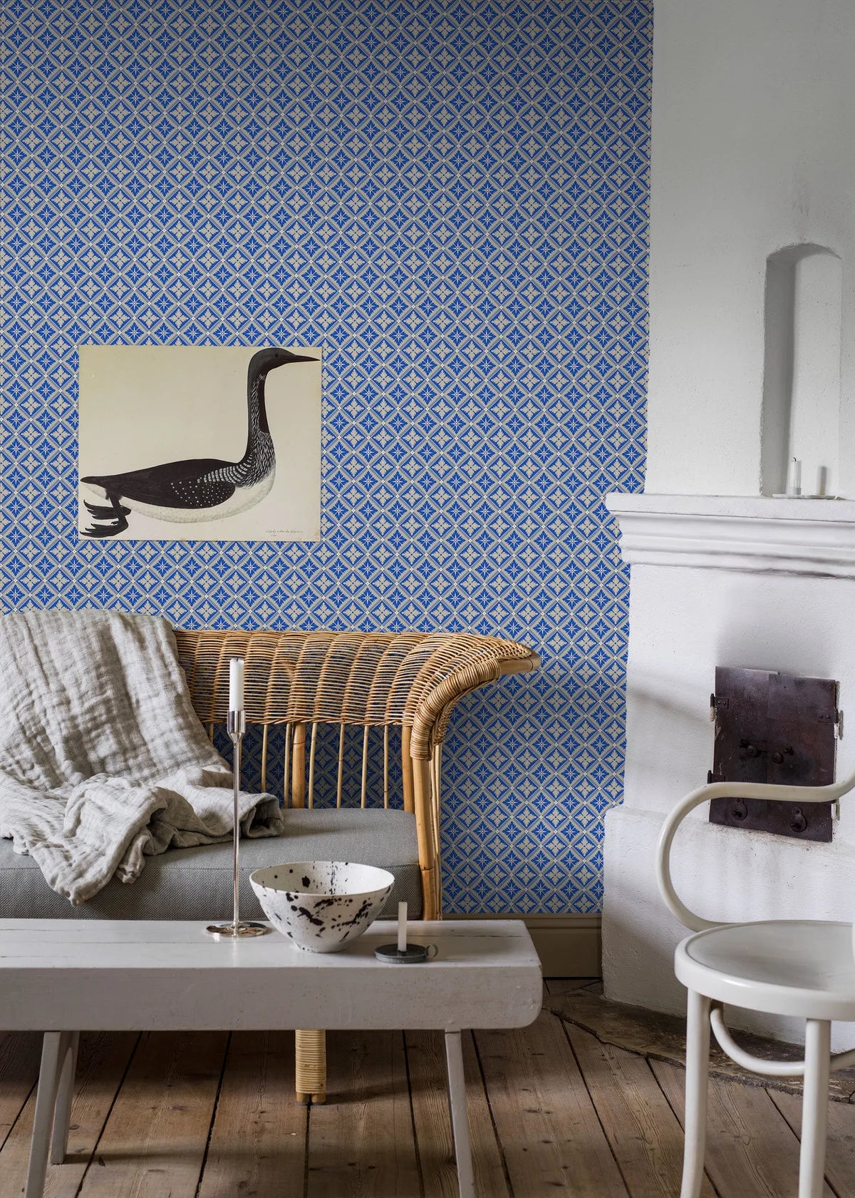 Non-woven paper wallpaper with geometric pattern LOKA blue with beige