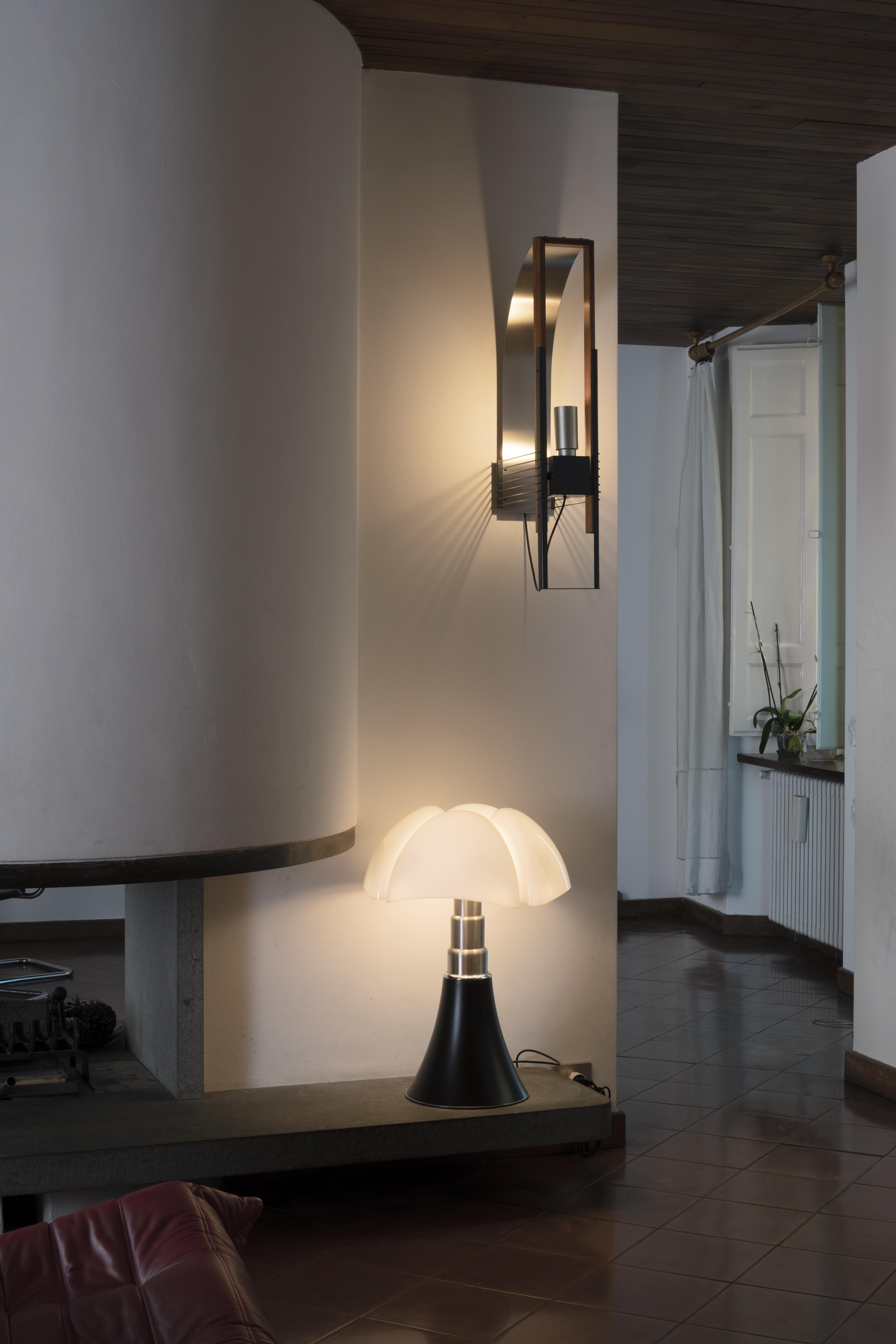 Nástenná lampa MARX z dreva a hliníka