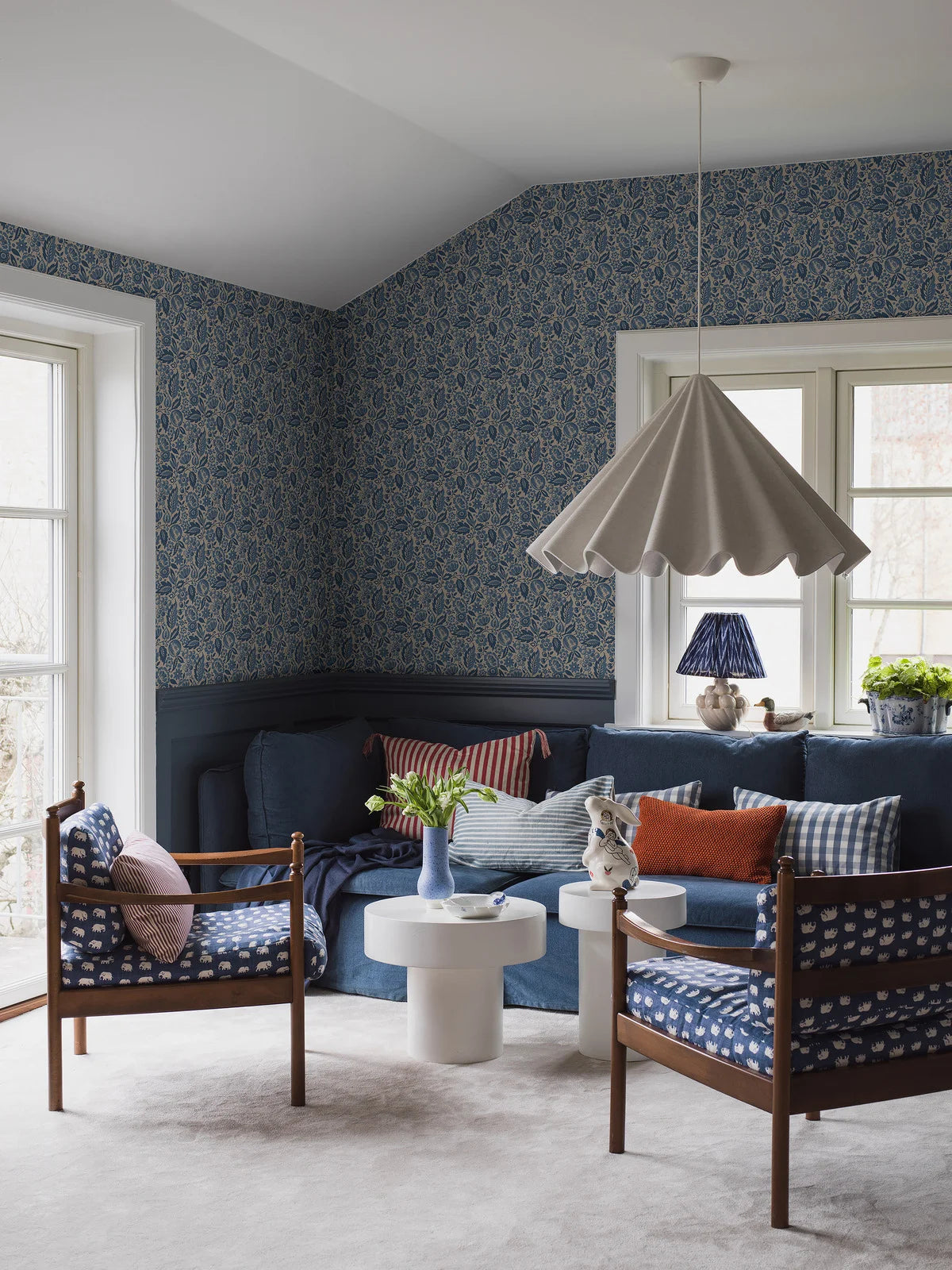 ELISE Blue Floral Pattern Wallpaper