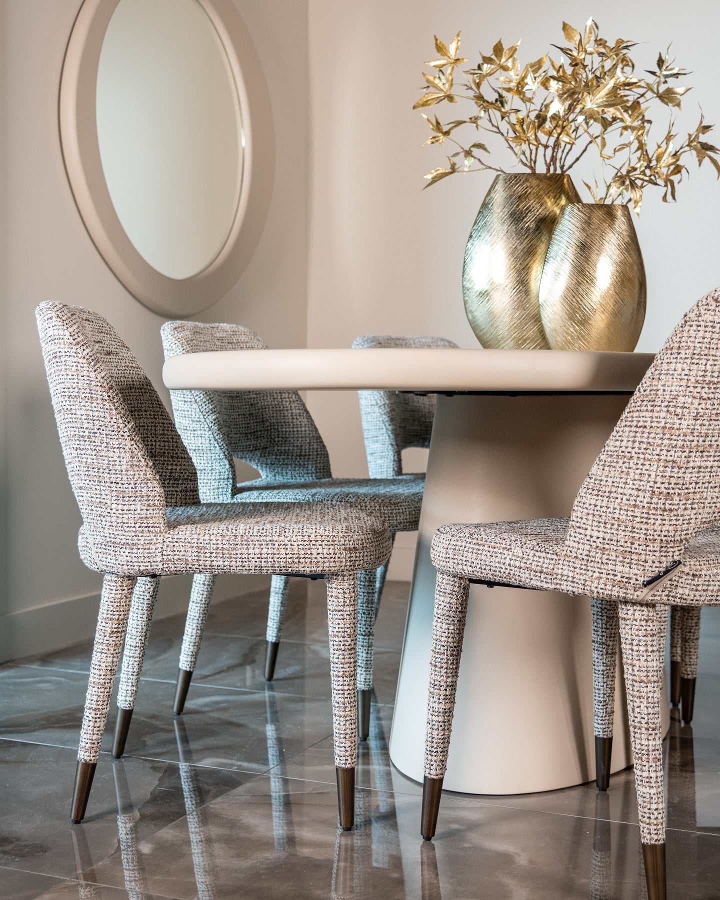 Ovalný stôl CLAYTON béžový