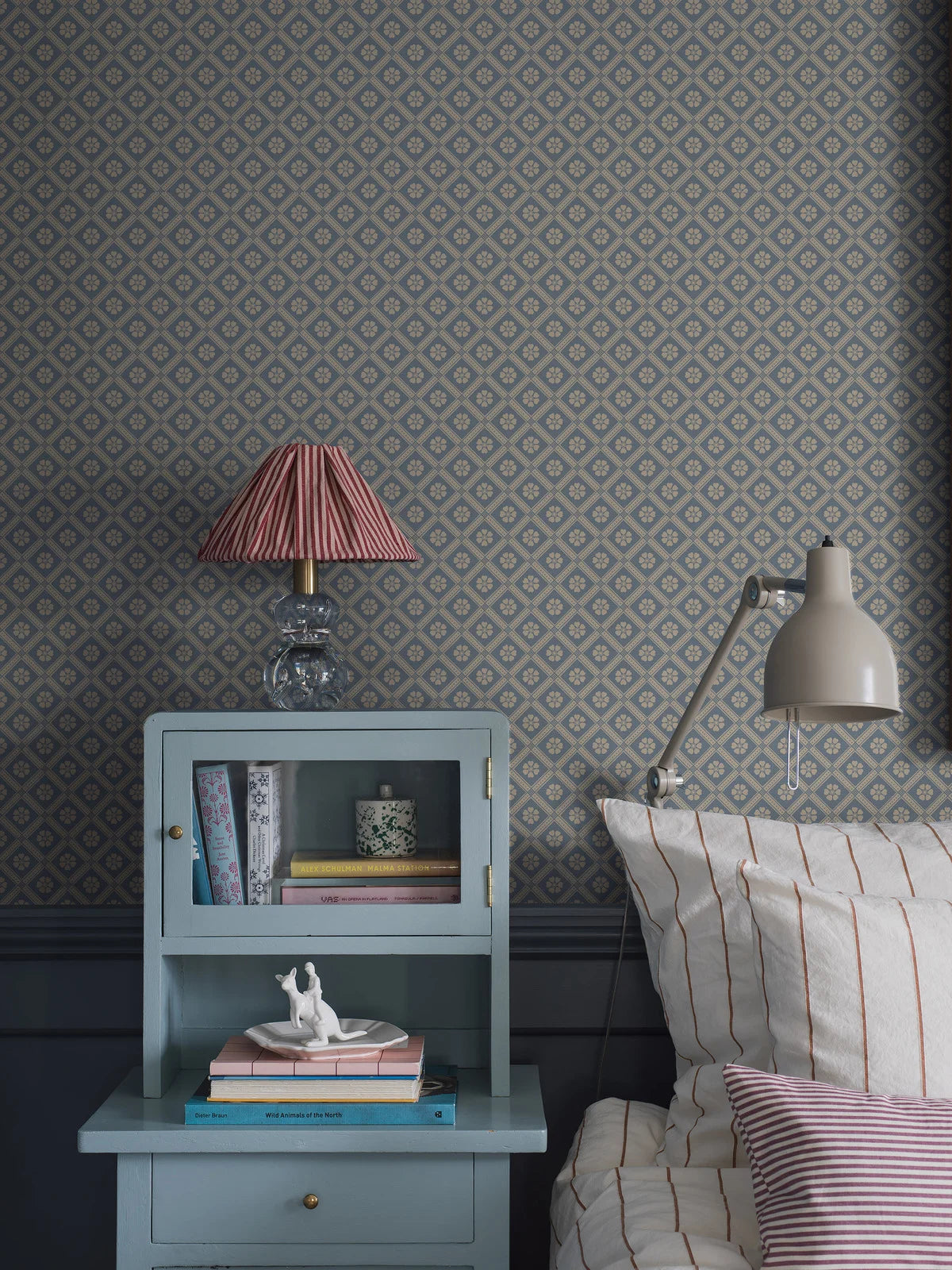 LOVE geometric pattern wallpaper blue