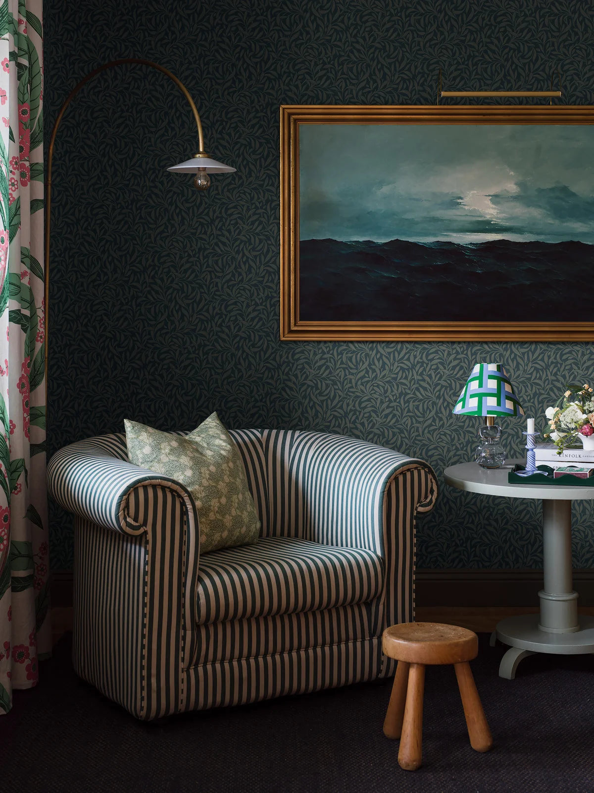 Tapeta s rastlinným motívom v listoch VINTERGRONA modrá so zelenou