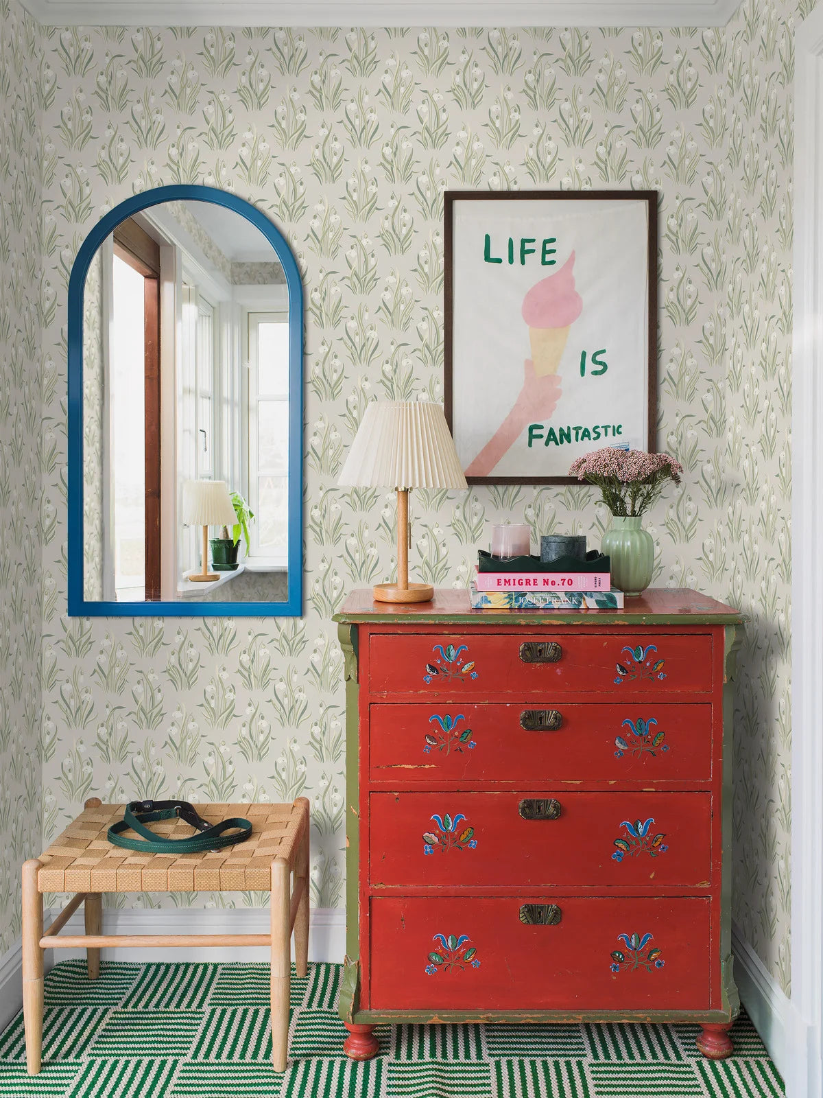 Tapeta s rastlinným motívom kvetov SNODROPPE béžová so zelenou