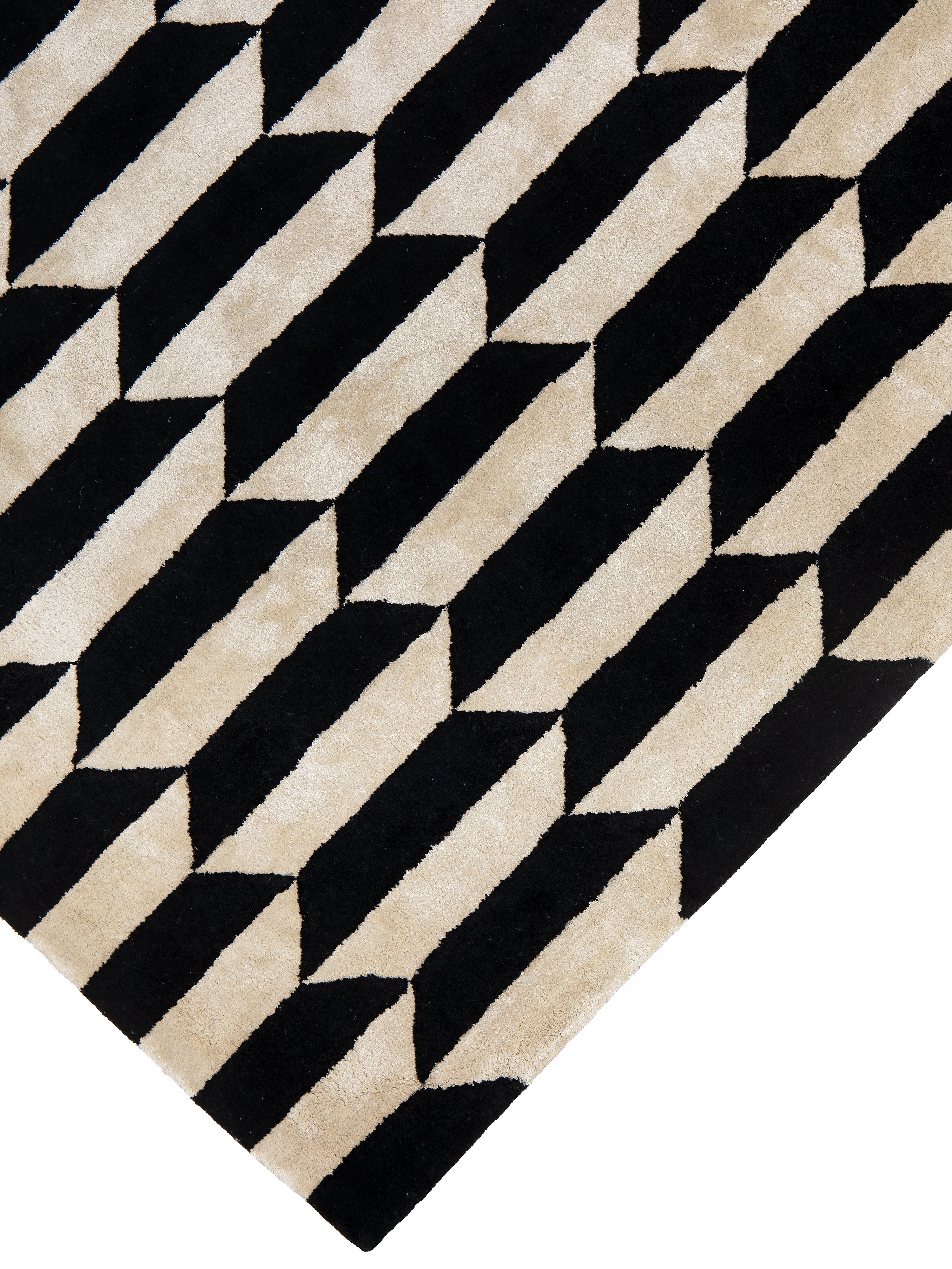 NOBLE cream rug with black