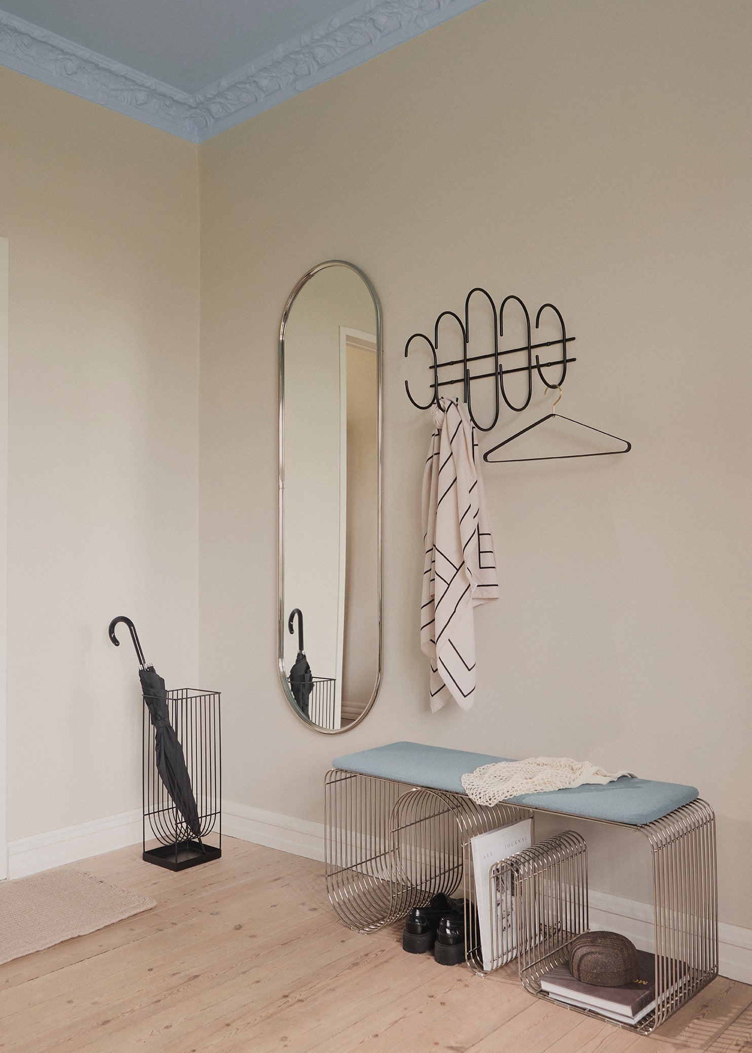 Poduška na sedenie CURVA modrý bouclé