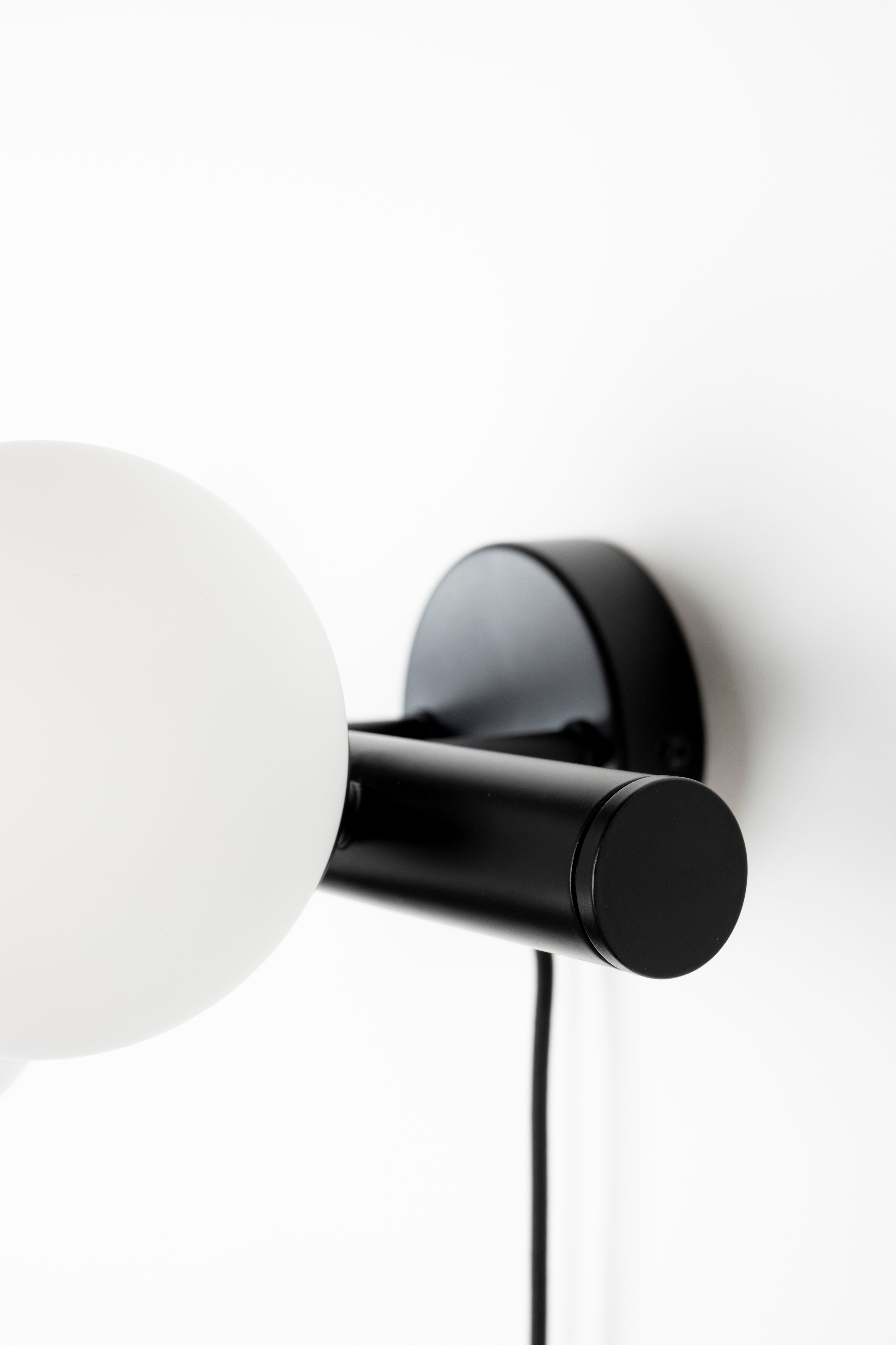 MONICA white wall lamp