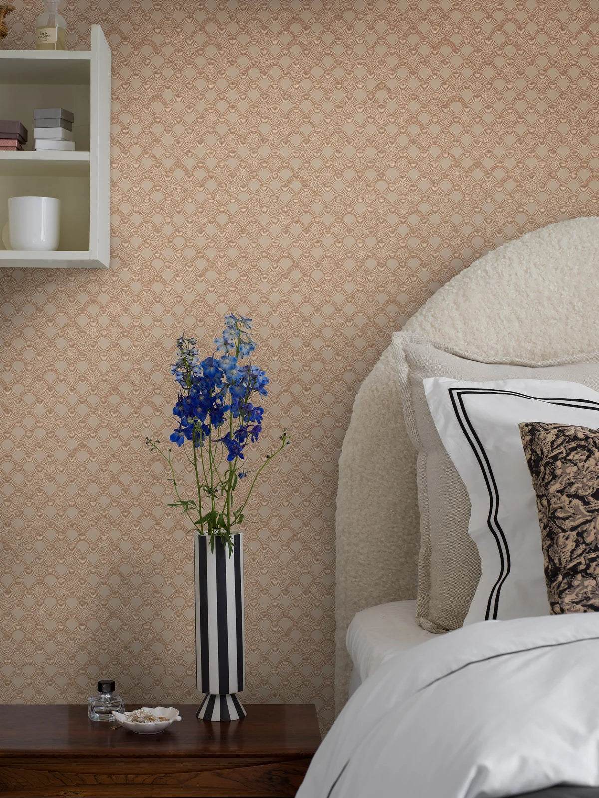 Tapeta s geometrickým motívom v oblúkoch BIRGIT zlatá