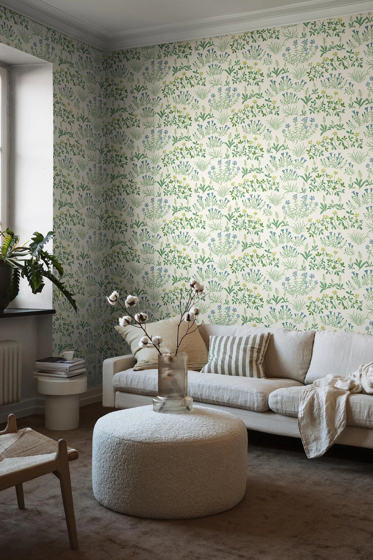 NORAS ANG white floral plant motif wallpaper with green