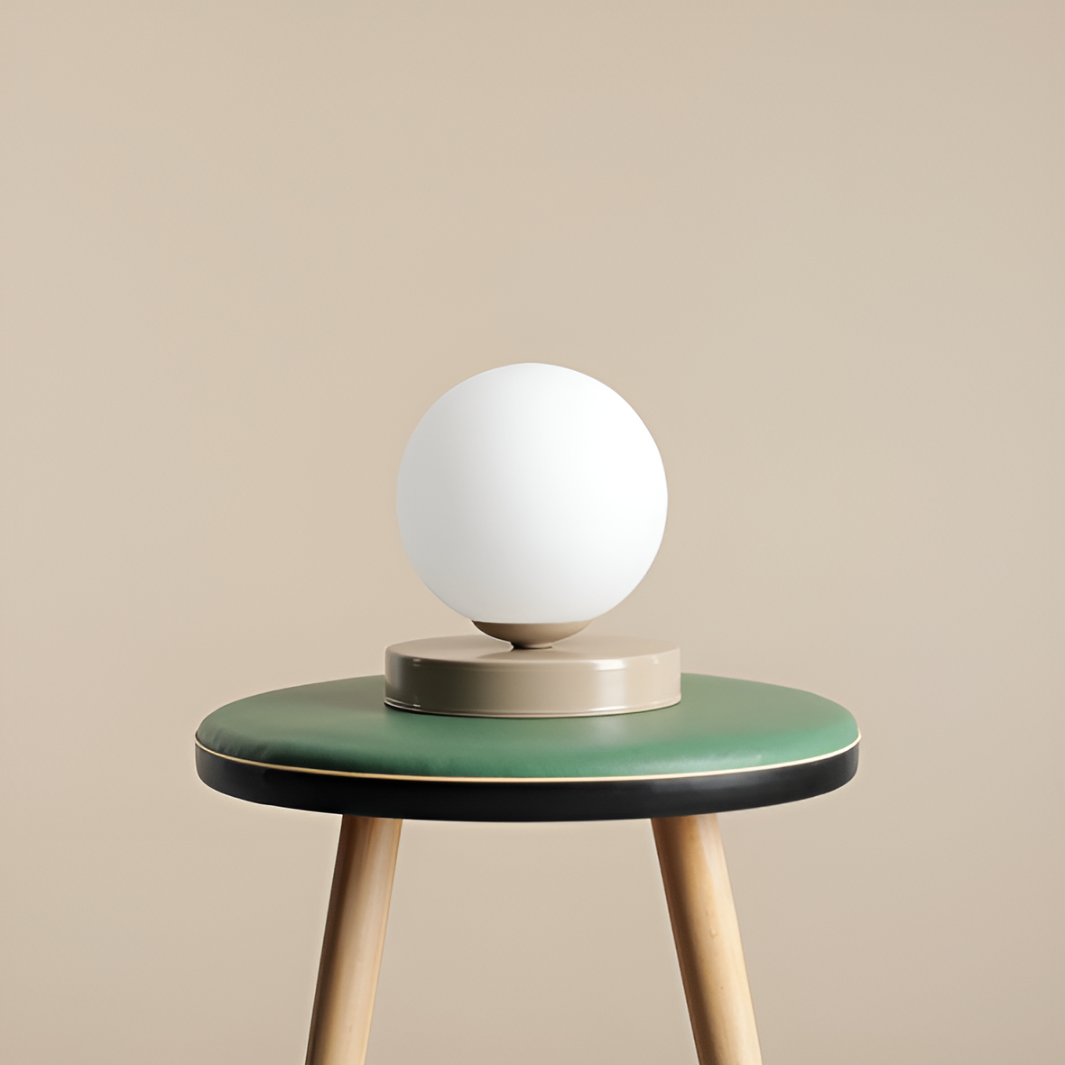 Ball beige table lamp