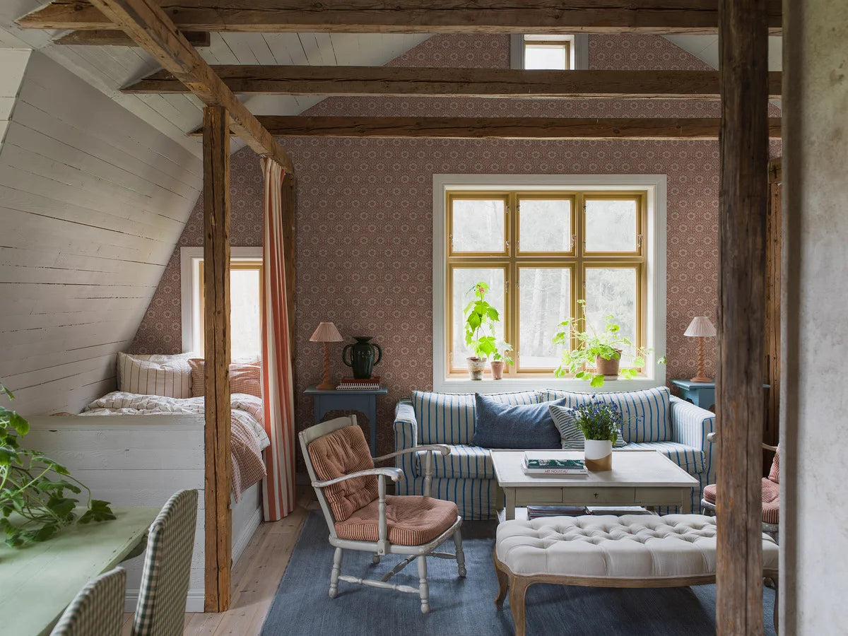 Tapeta s rastlinným motívom v kvetoch NYPONROS terakota s bielou