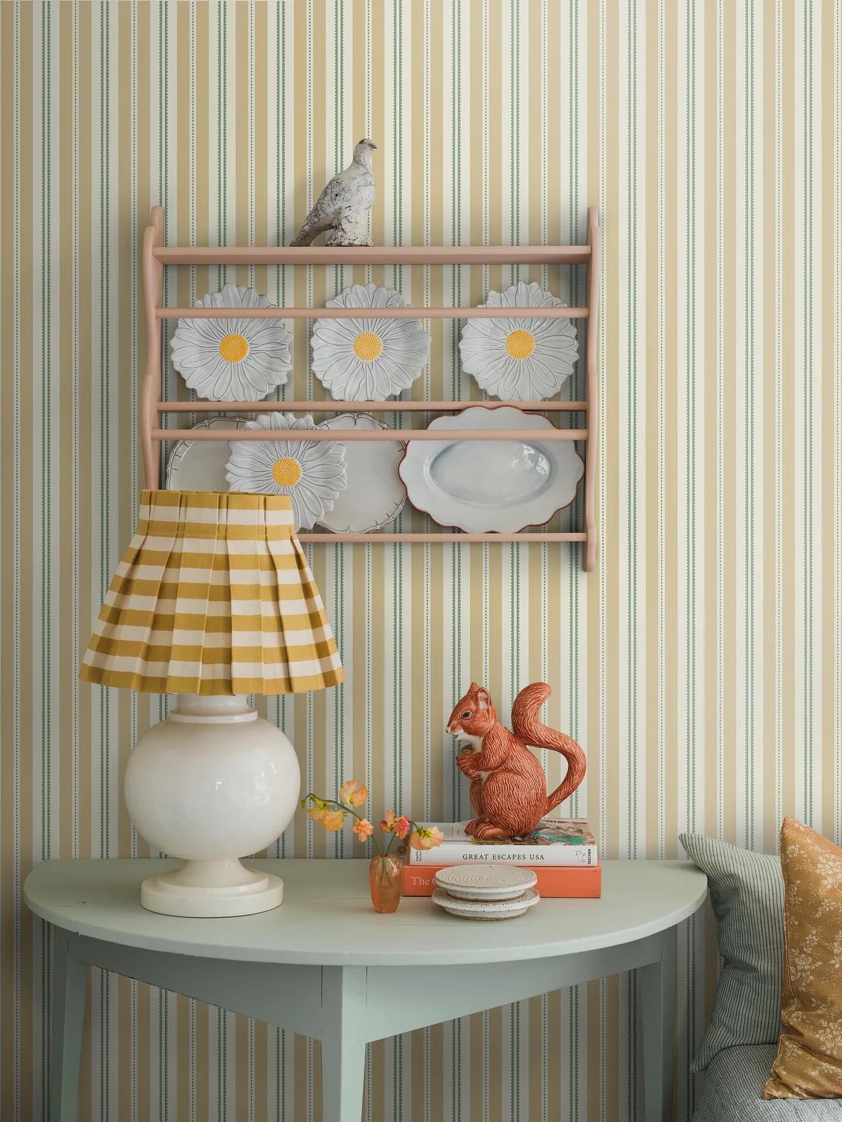 Tapeta s pruhmi HEDDA žltá s bielou