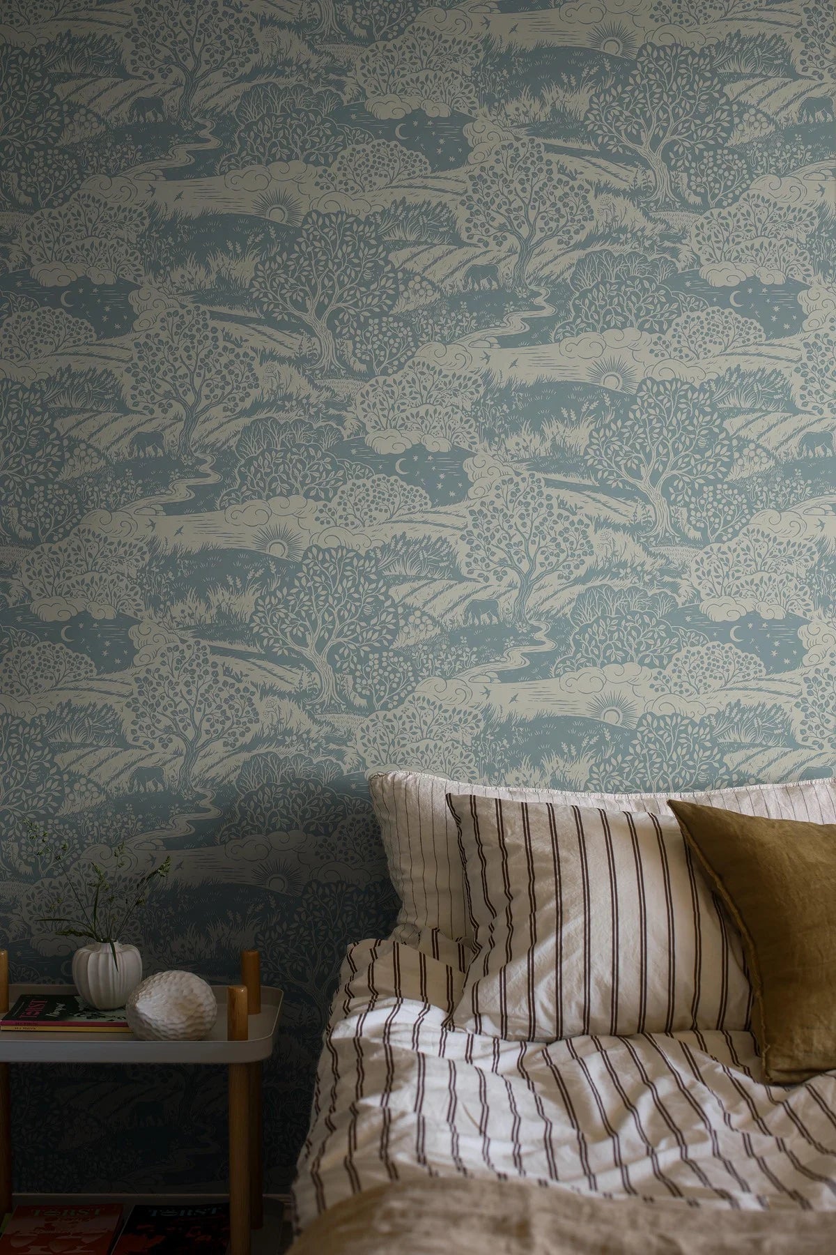 Detská tapeta s krajinou SOLANGEN modrá s béžovou