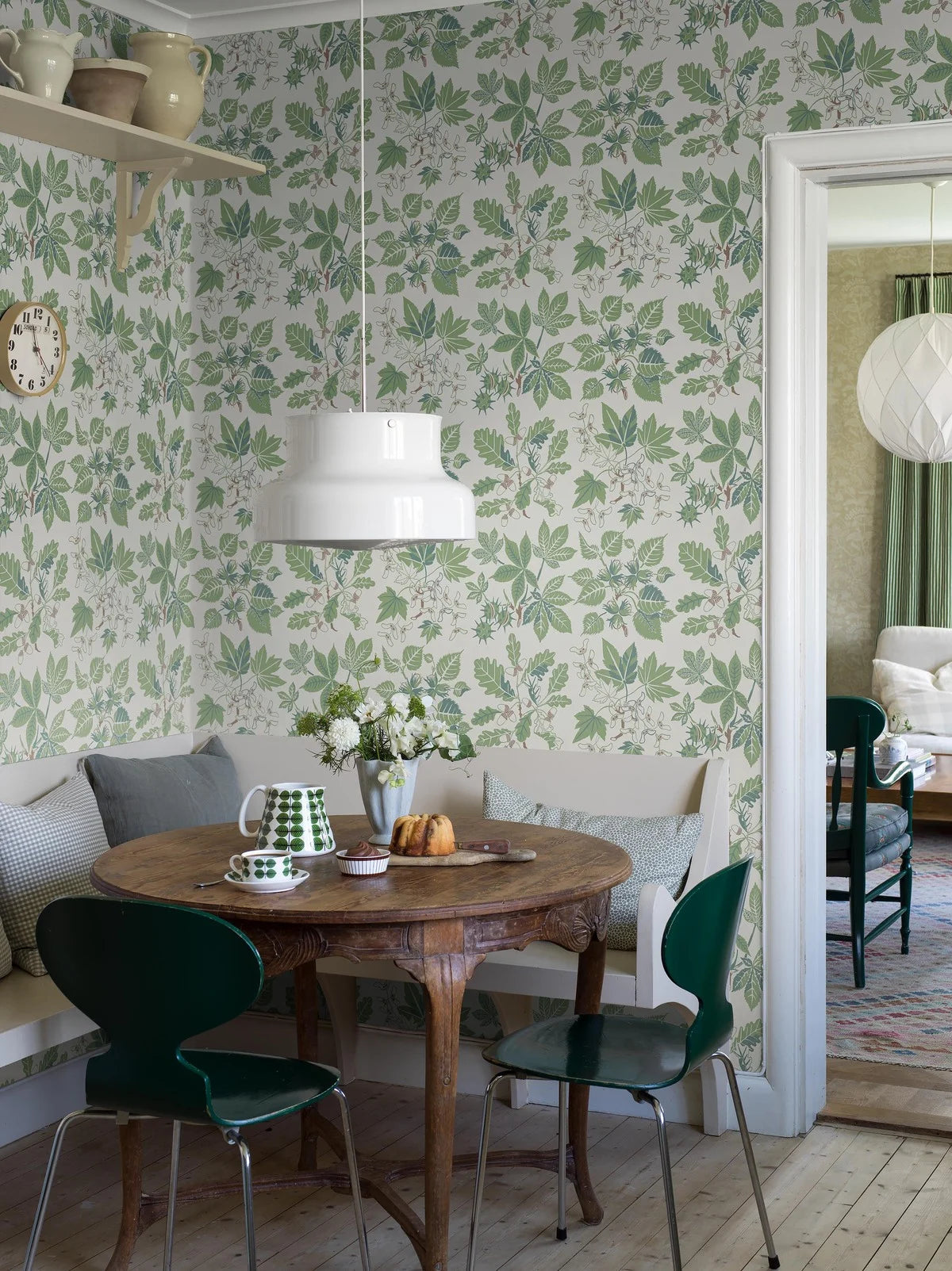 Tapeta s rastlinným motívom v listoch ARBORETUM krémová so zelenou