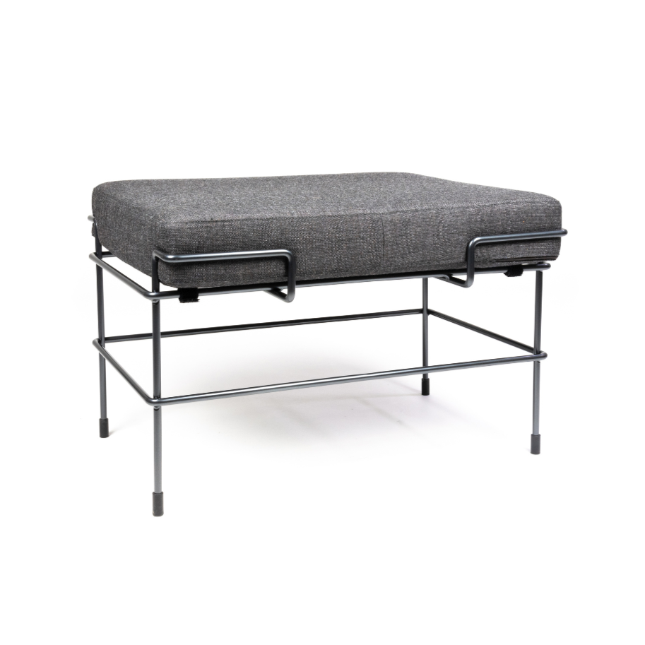 Puf TRAFFIC čalúnený s čiernym oceľovým podstavcom