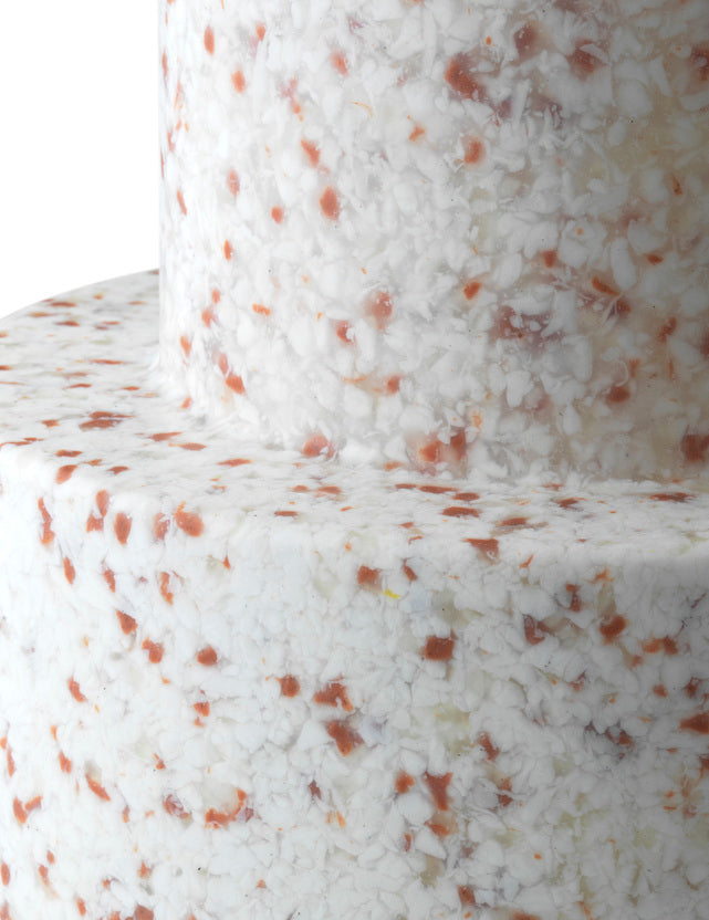 Biely bočný stolík BIT