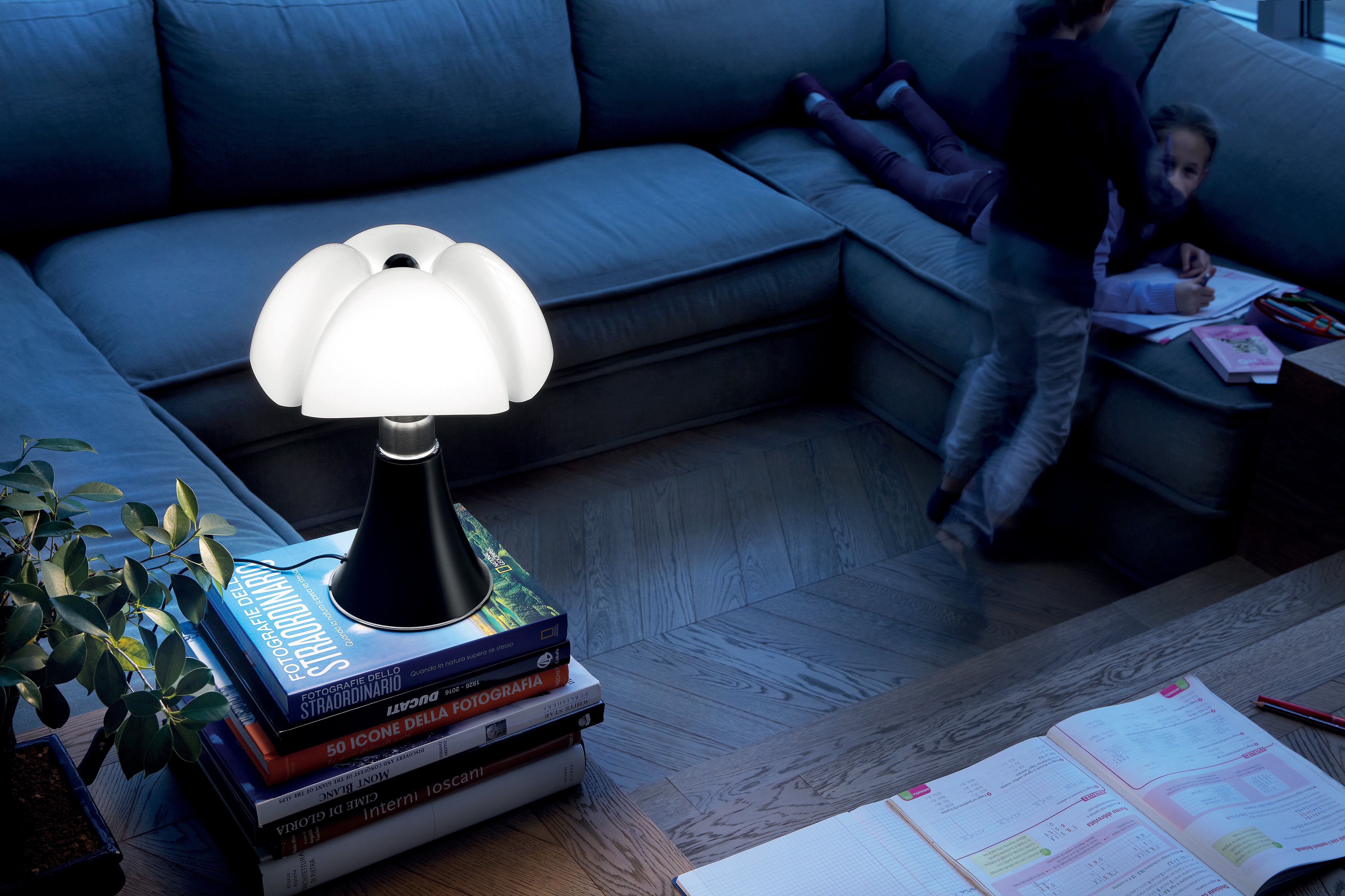 MINIPIPISTRELLO Table Lamp with Opal Shade and Black Base