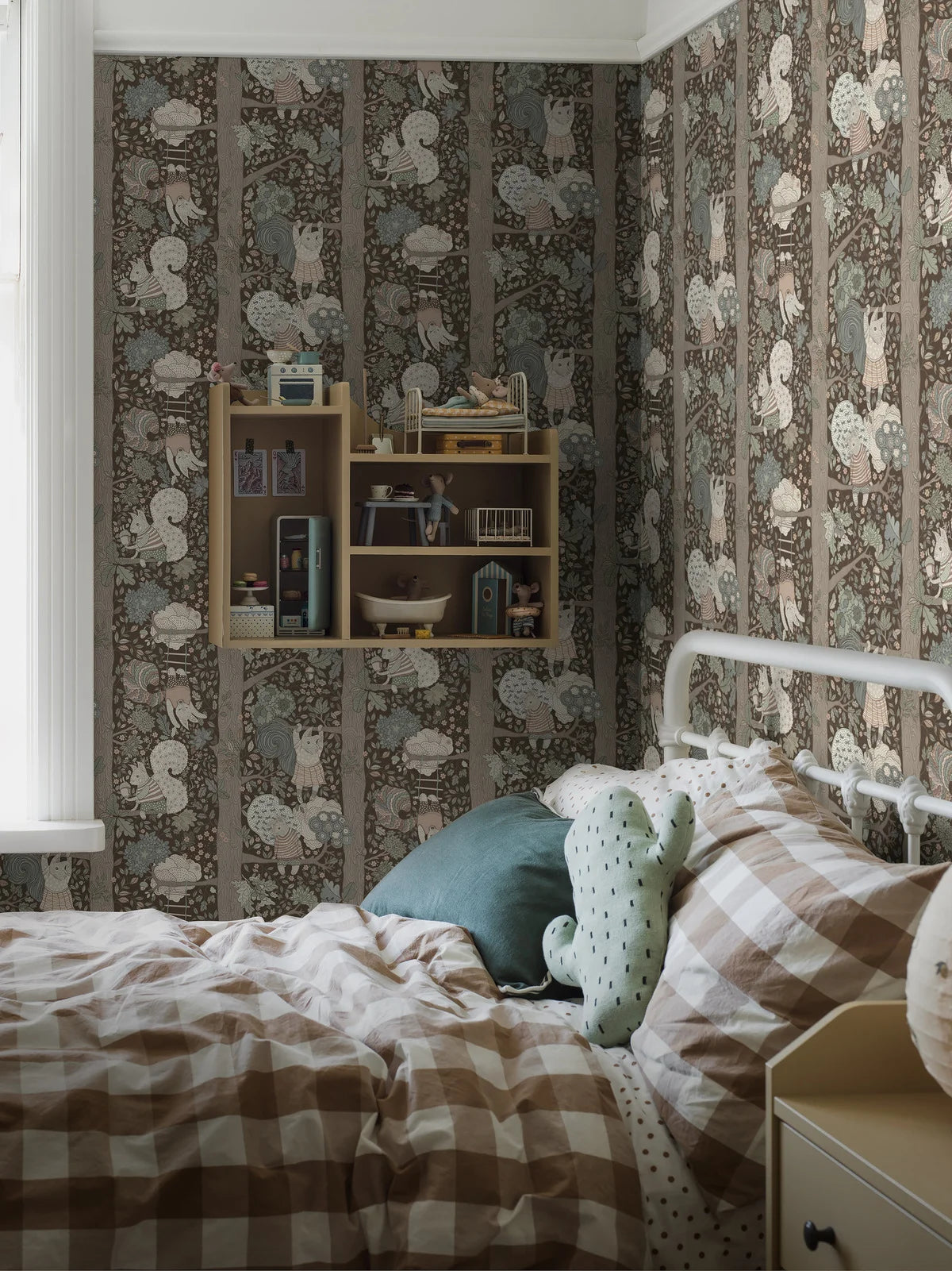 Detská tapeta s motívom rozprávkového lesa CHARLIE hnedá s bielou