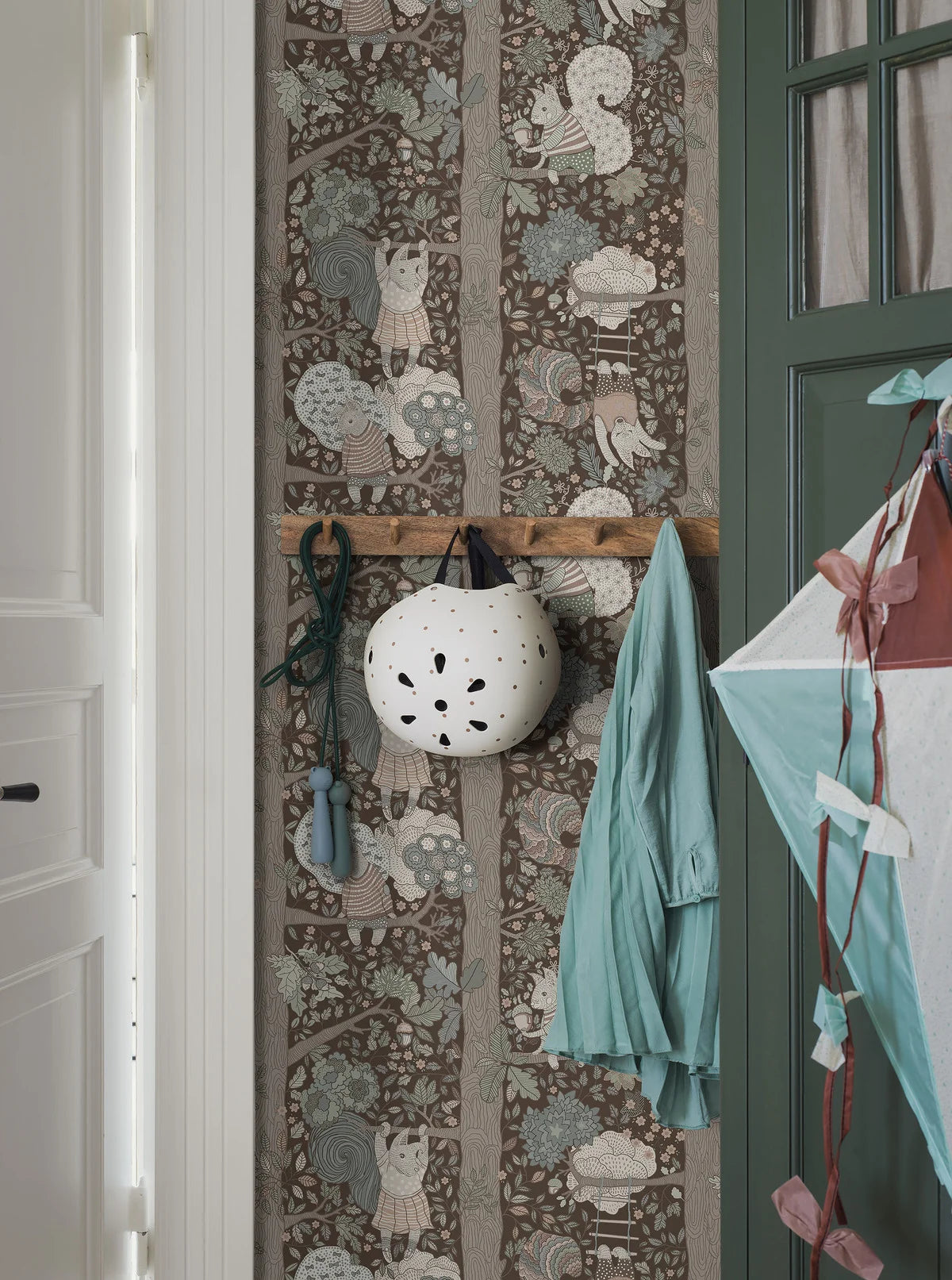 Detská tapeta s motívom rozprávkového lesa CHARLIE hnedá s bielou