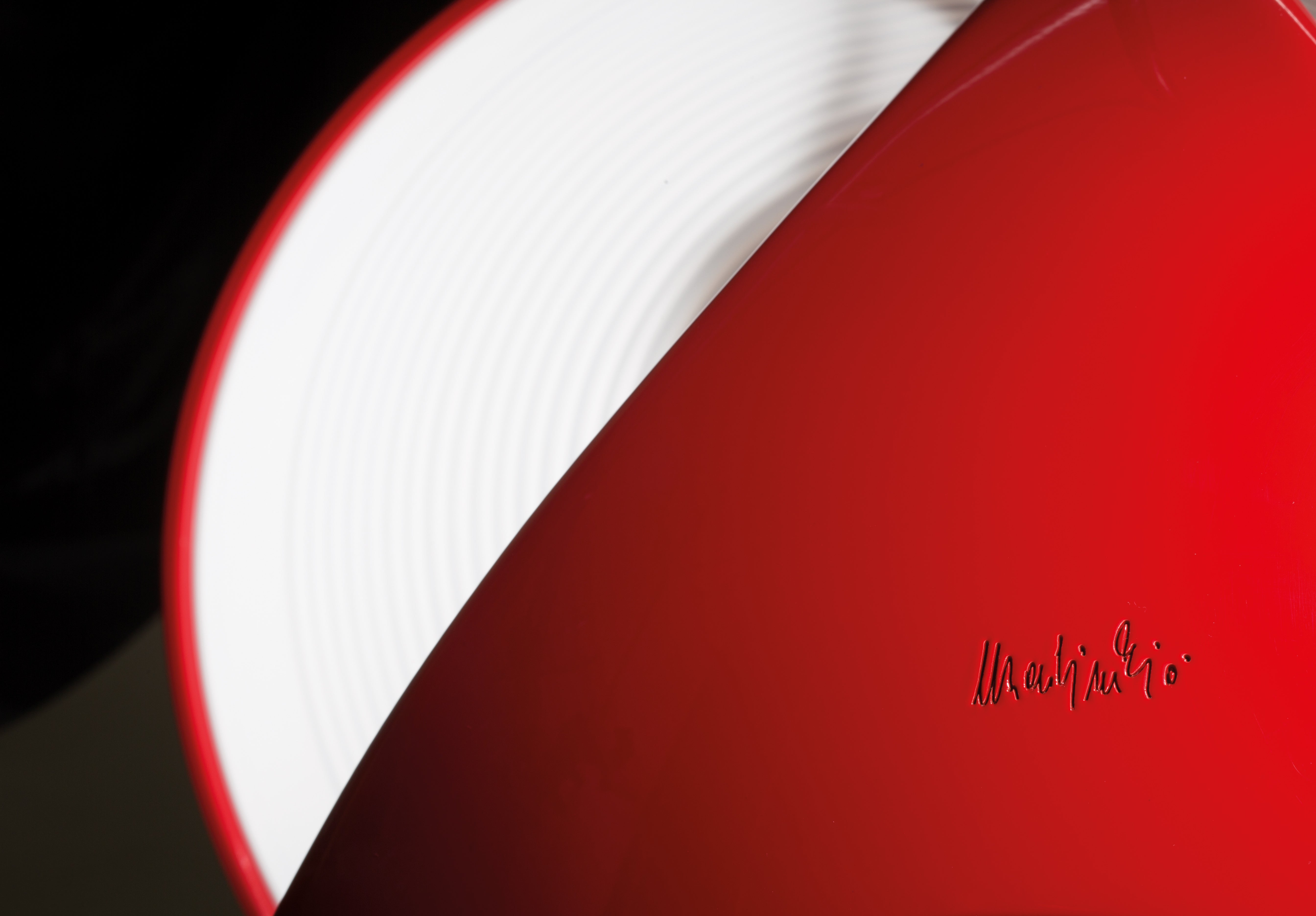 Cobra Table Lamp in Glossy Red