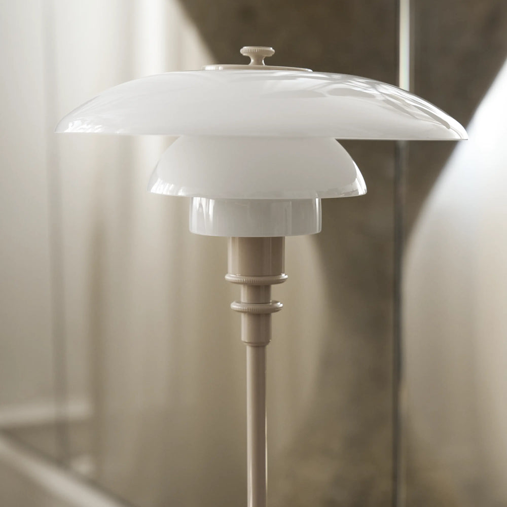 Stolná lampa PH 2/1 biela s béžovým podstavcom