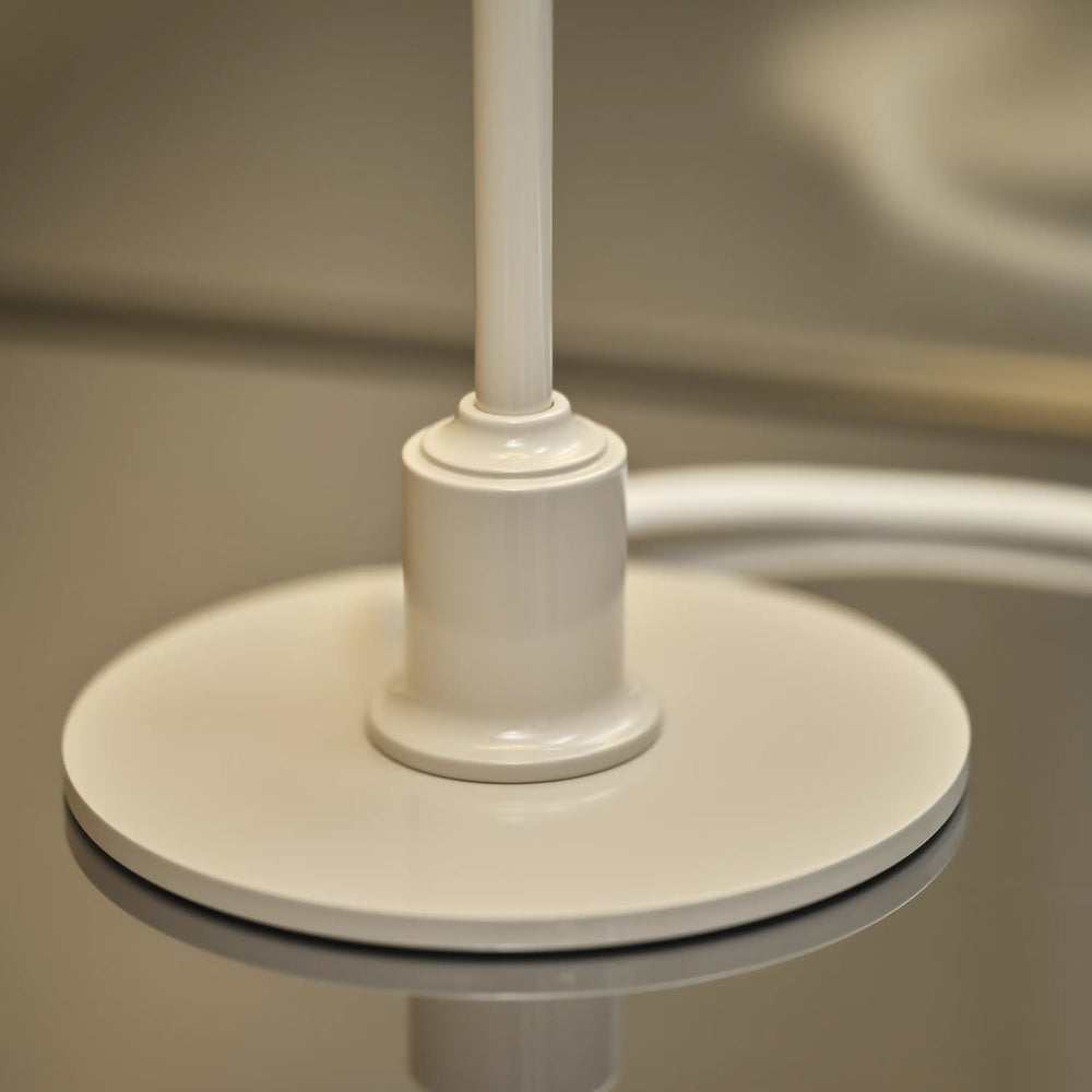 Stolná lampa PH 2/1 biela s béžovým podstavcom